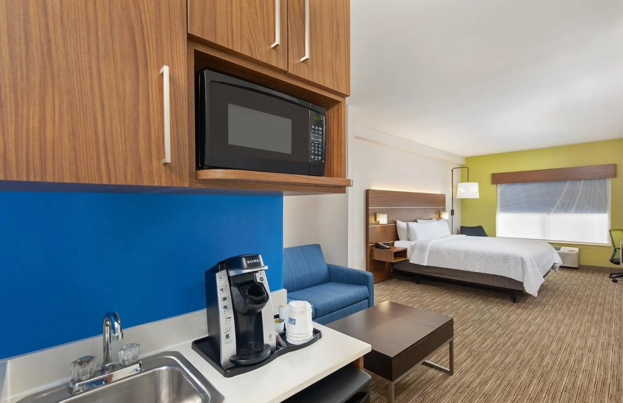 Photo of the whole room, Bed in Holiday Inn Express Hotel & Suites Birmingham - Inverness 280 by IHG
