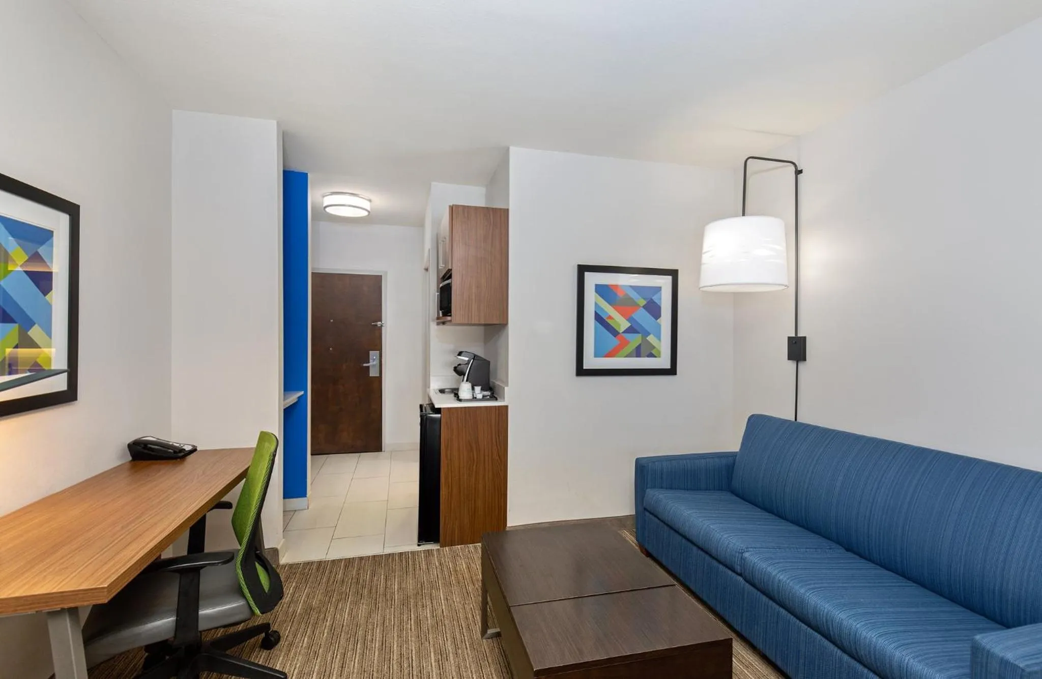 Photo of the whole room in Holiday Inn Express Hotel & Suites Birmingham - Inverness 280 by IHG