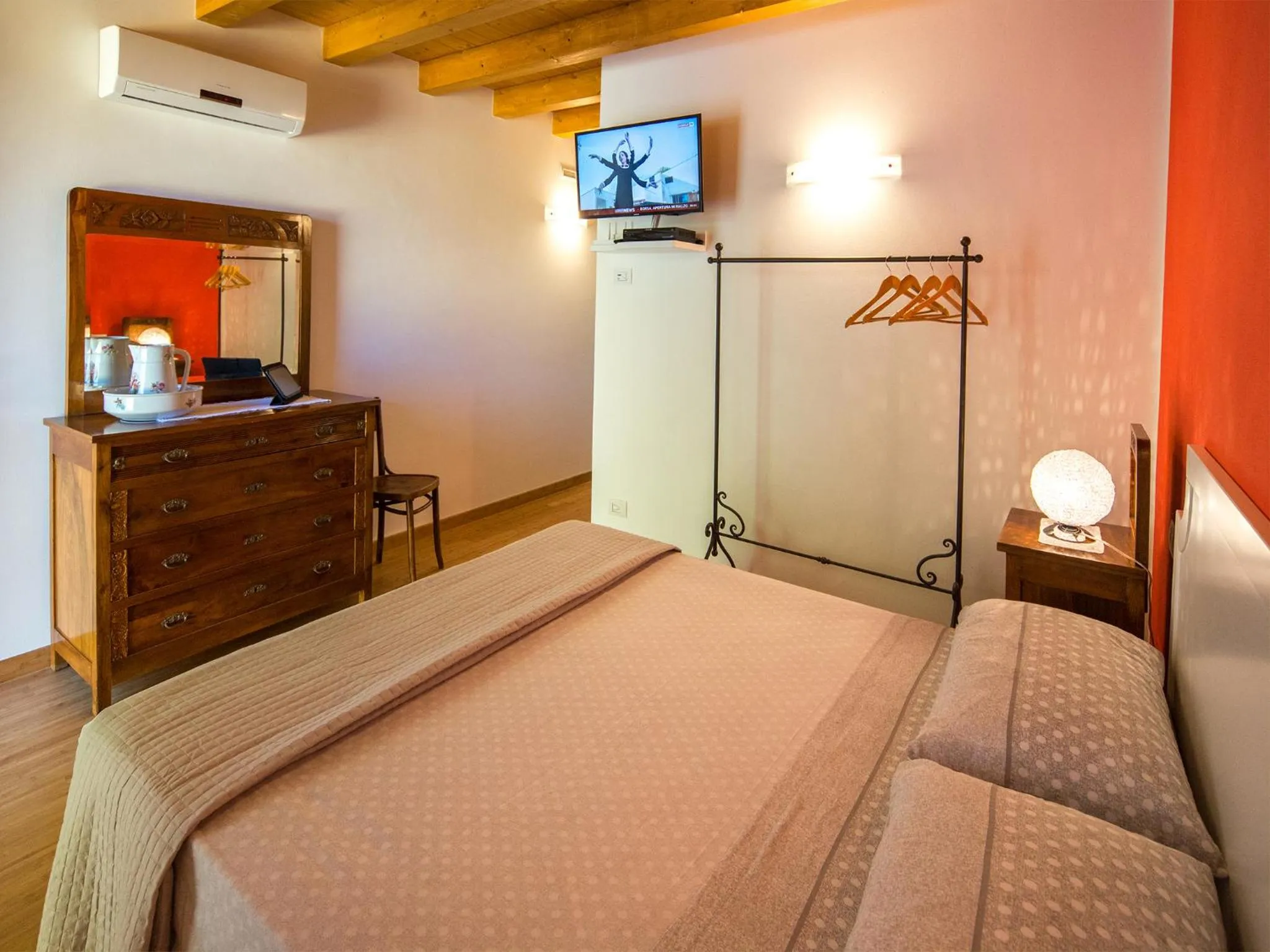 Photo of the whole room, Bed in B&B La Rubiana