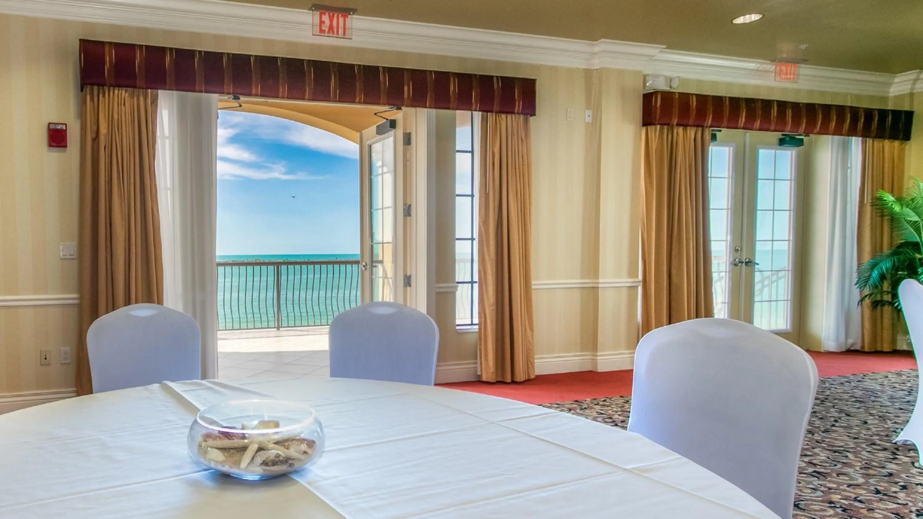 Meeting/conference room in Holiday Inn & Suites Clearwater Beach by IHG