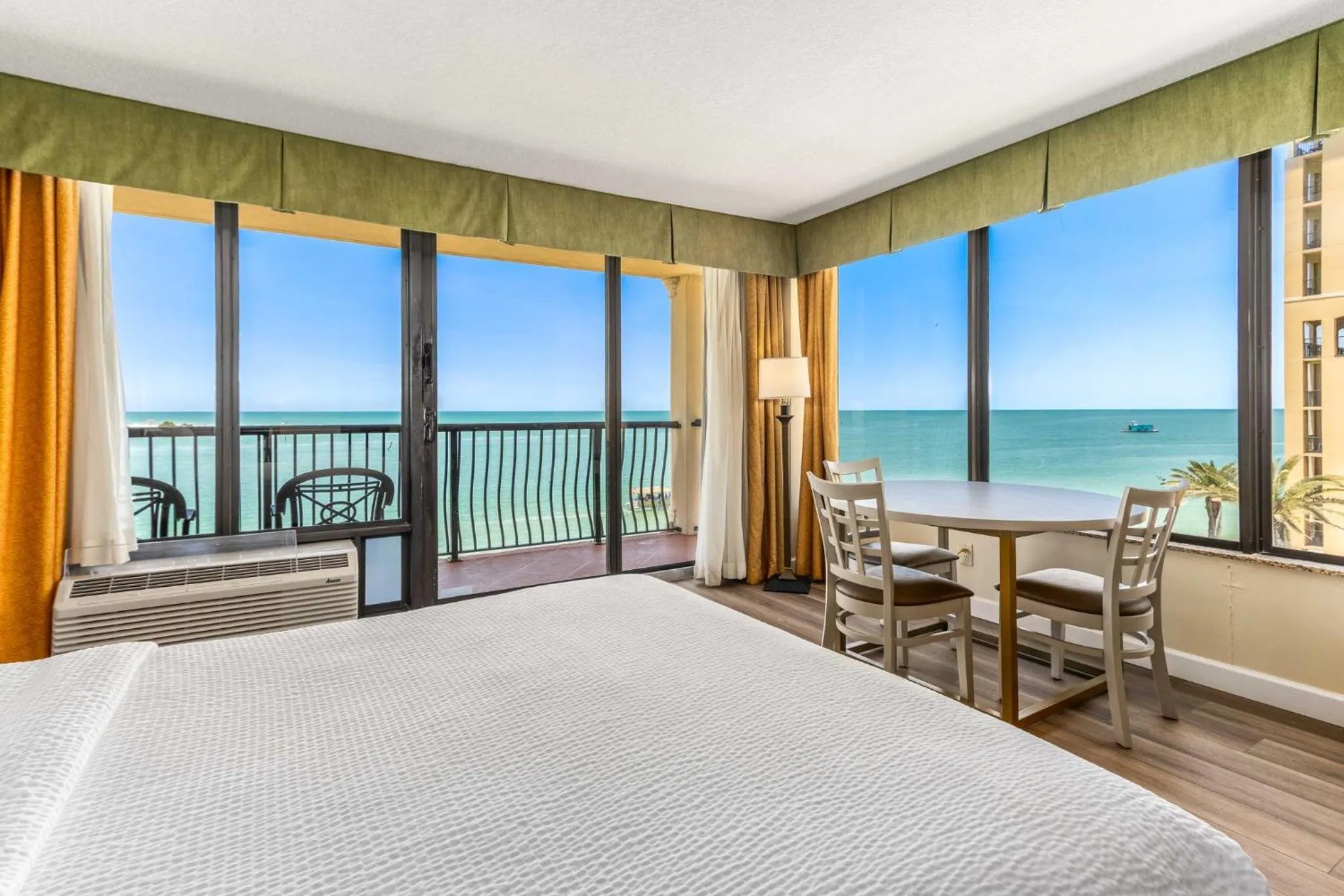 Photo of the whole room, Bed in Holiday Inn & Suites Clearwater Beach by IHG