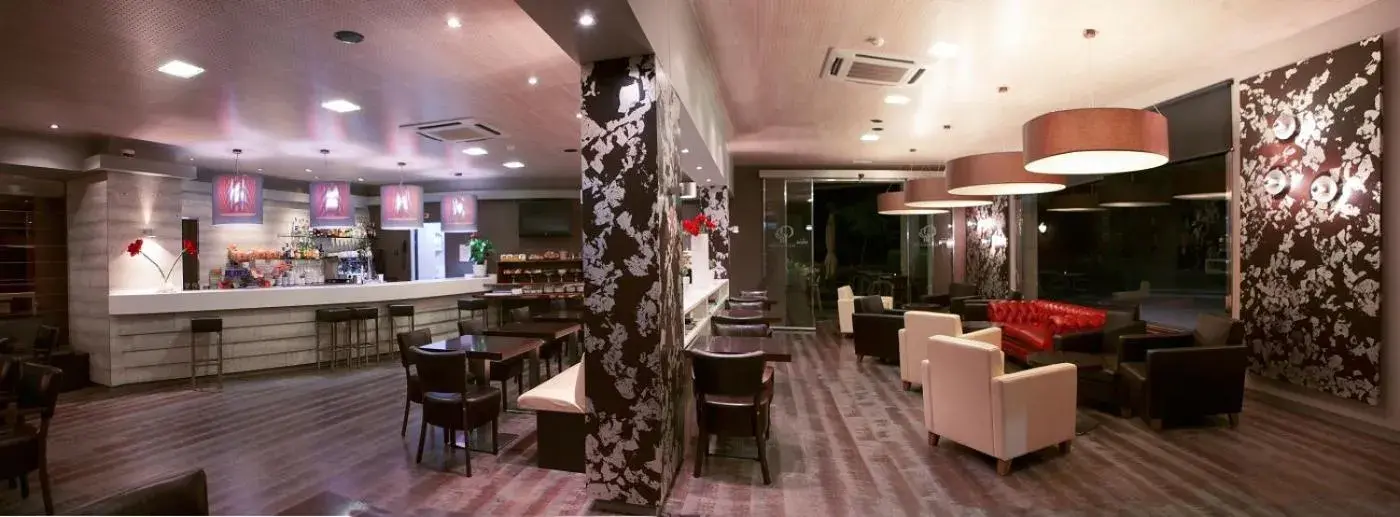 Lounge or bar in Hotel Els Noguers Lounge or bar in Hotel Els Noguers