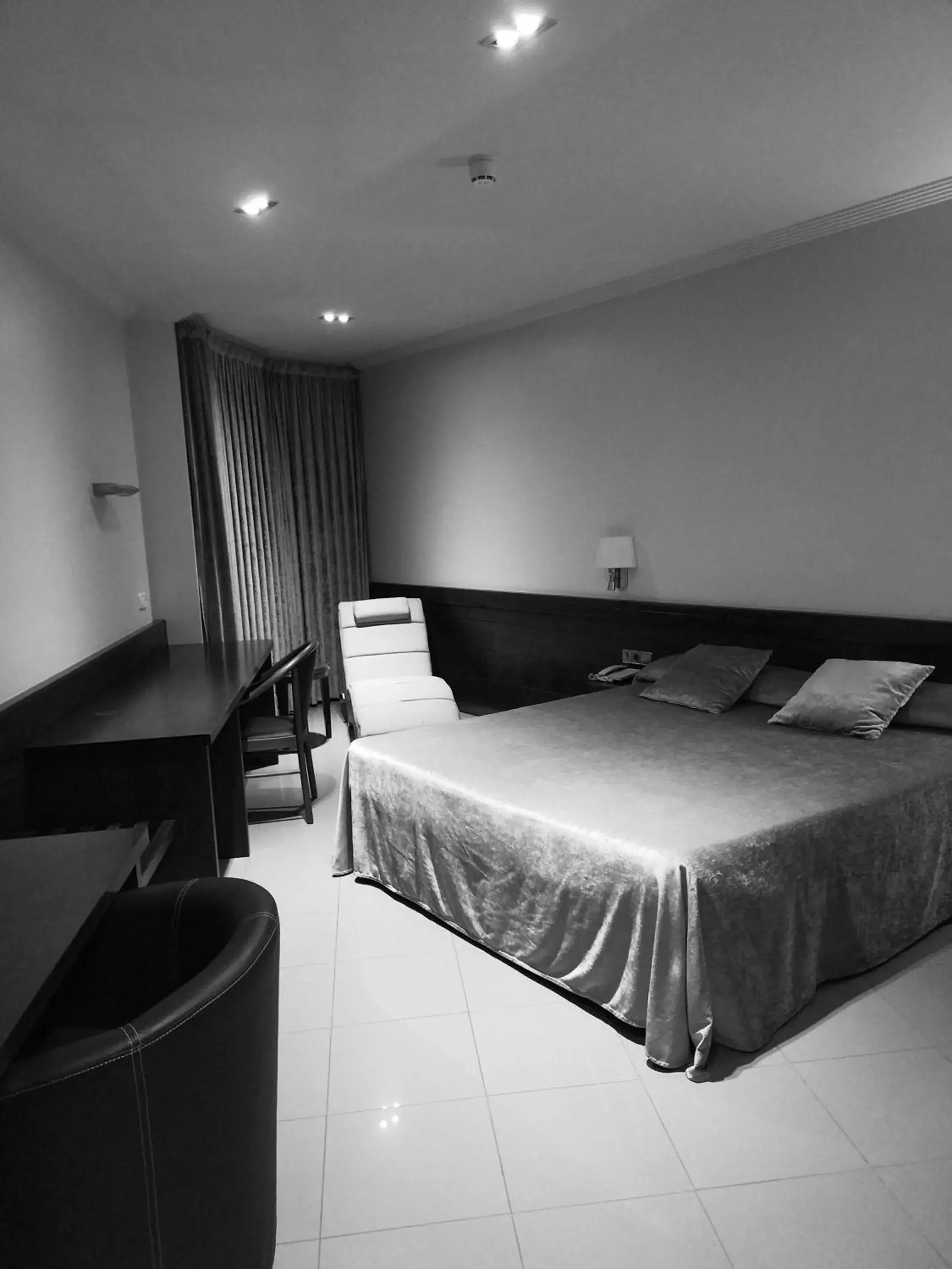 Photo of the whole room, Bed in Hotel Els Noguers Photo of the whole room, Bed in Hotel Els Noguers