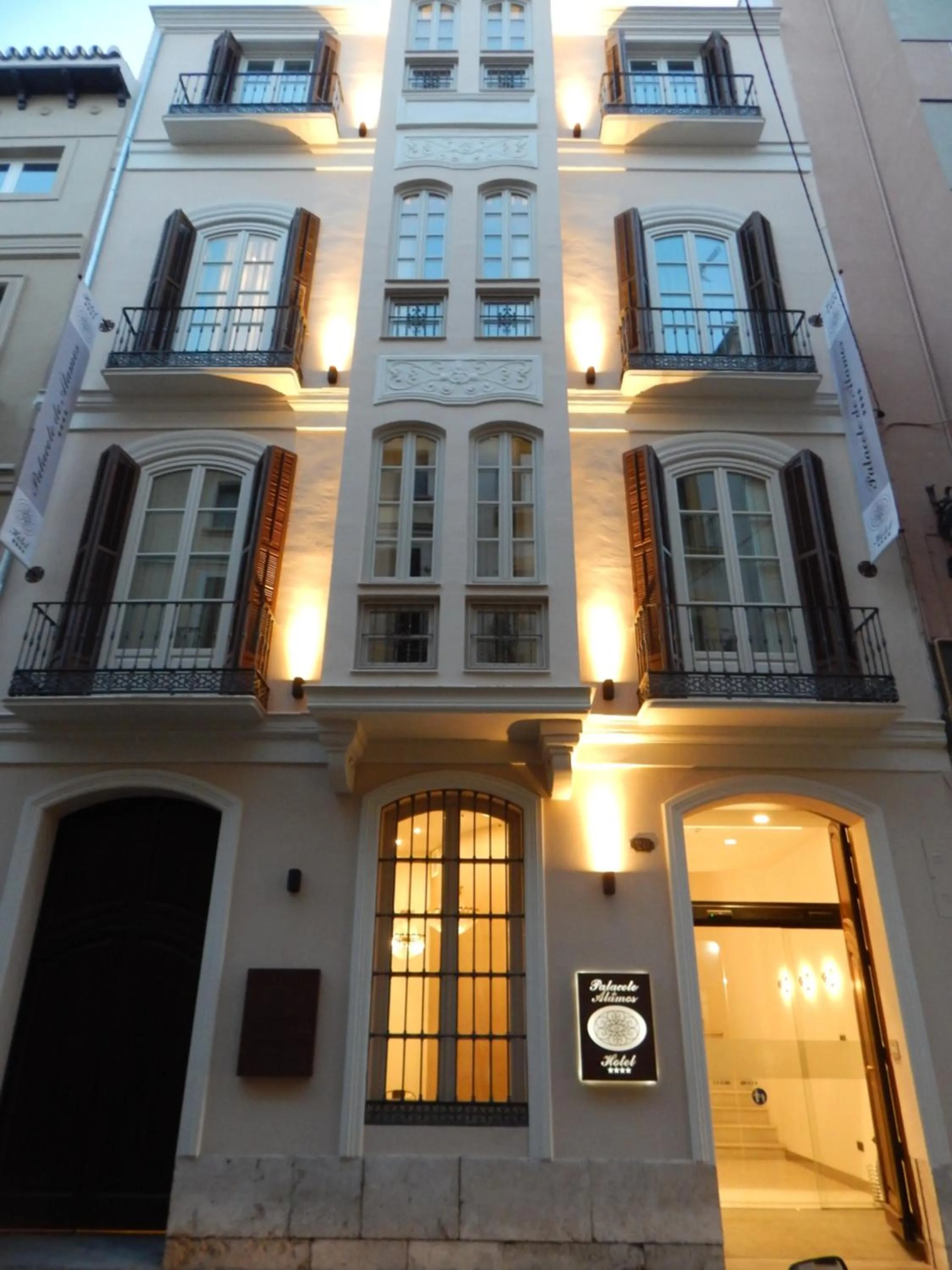 Facade/entrance in Hotel Palacete de Alamos