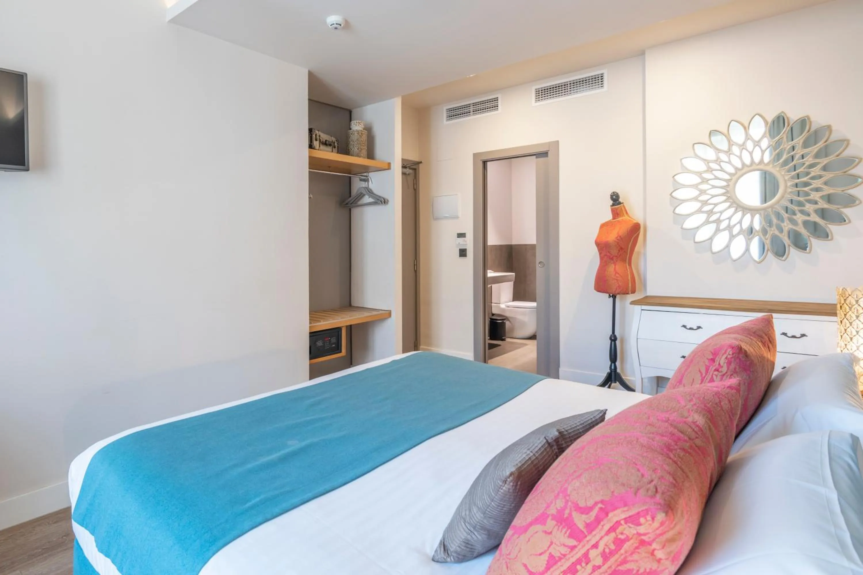 Bedroom, Bed in Hotel Palacete de Alamos