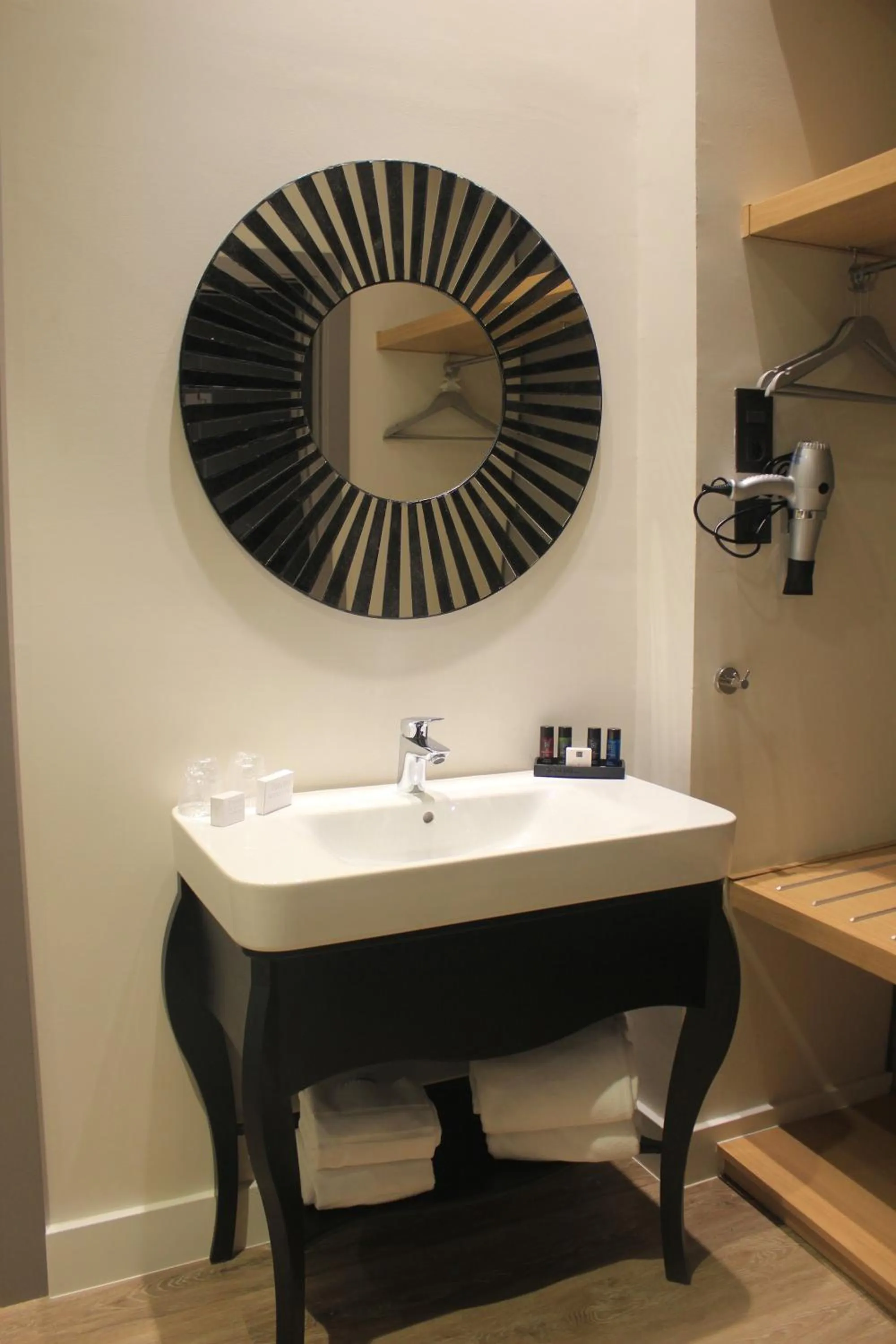 Toilet in Hotel Palacete de Alamos