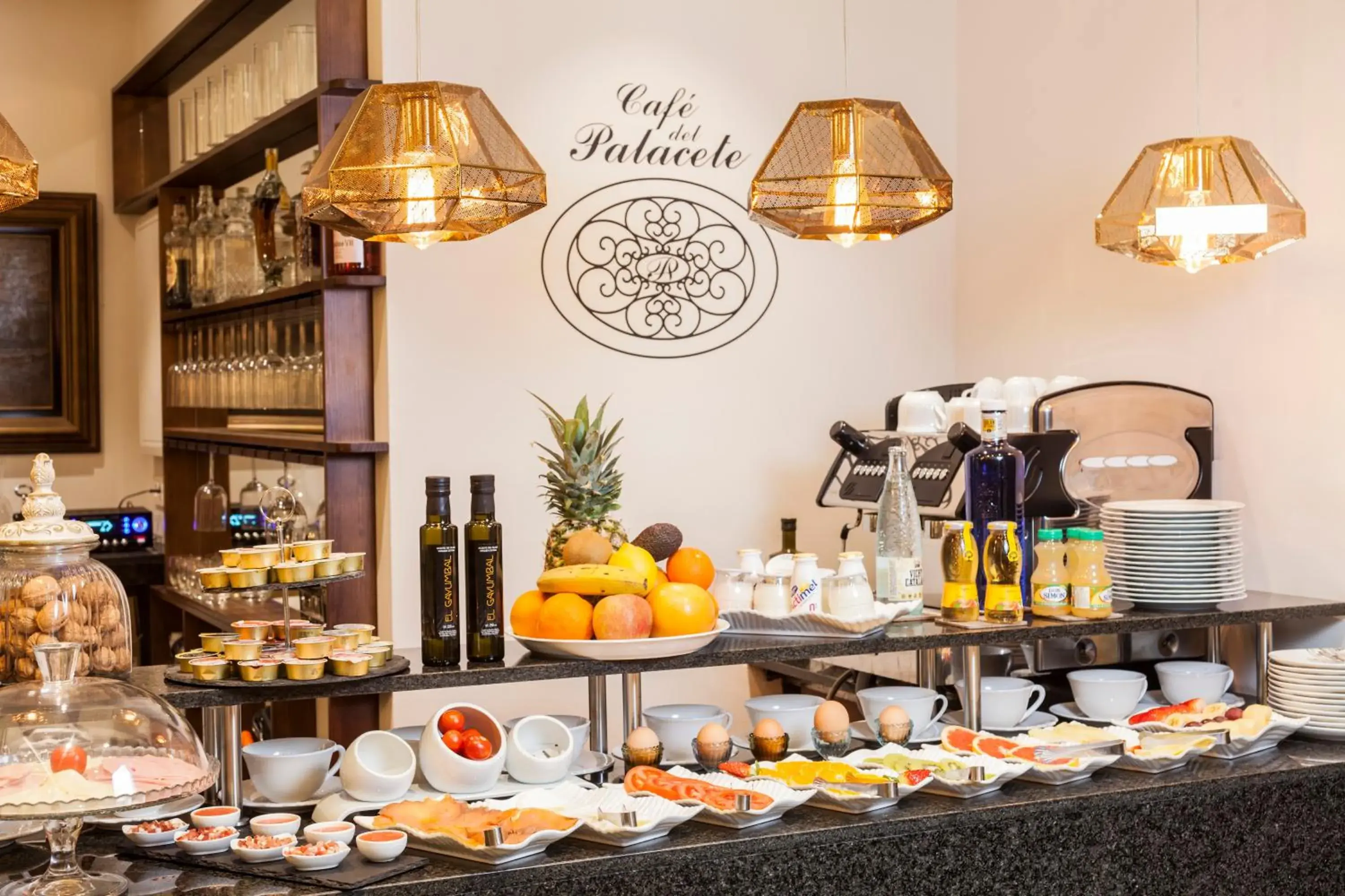 Buffet breakfast in Hotel Palacete de Alamos Buffet breakfast in Hotel Palacete de Alamos