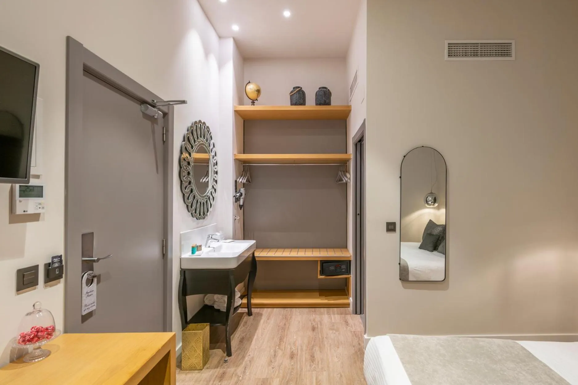 Bathroom, Bed in Hotel Palacete de Alamos