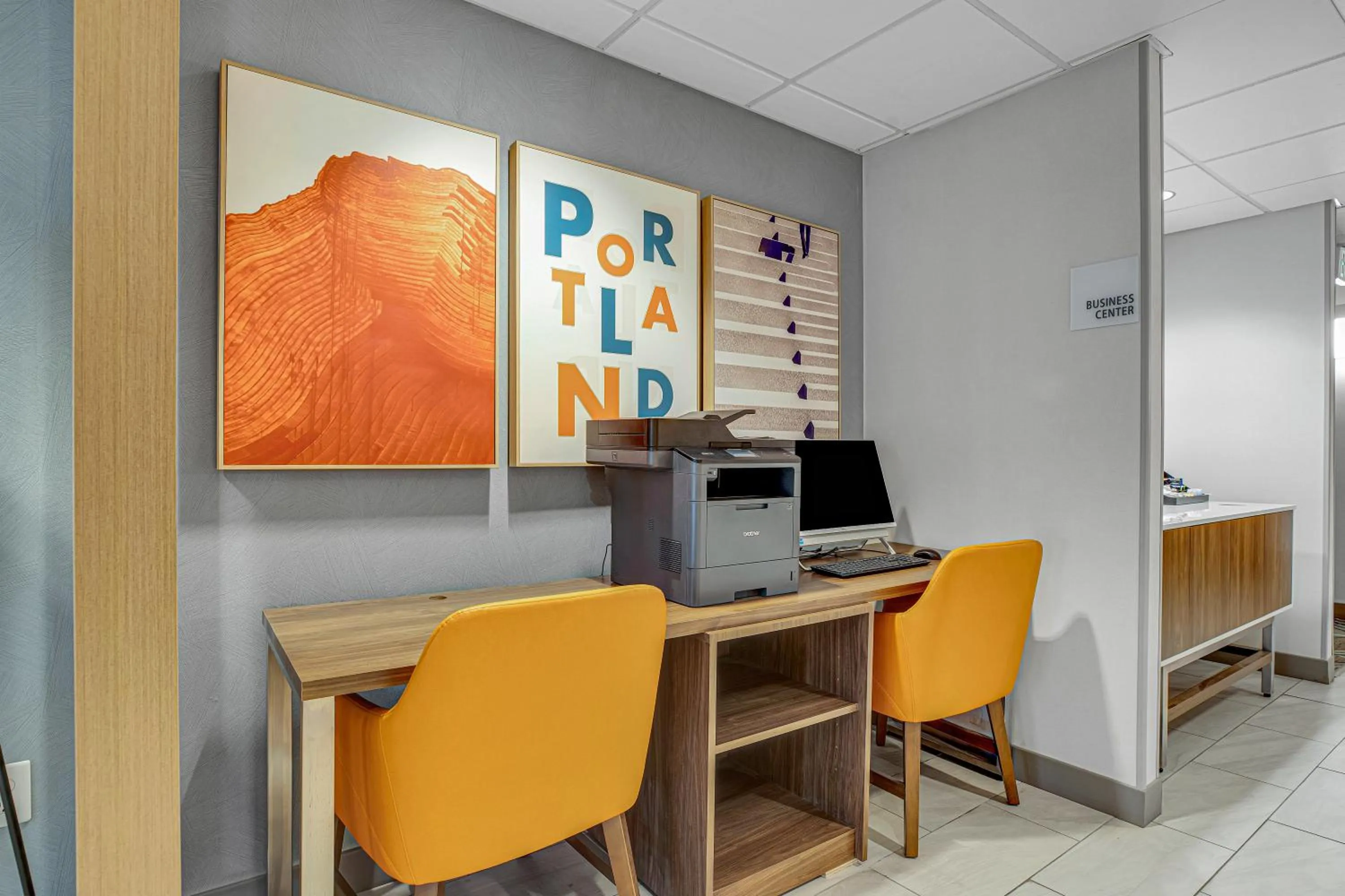 Business facilities in Holiday Inn Express Hotel & Suites Portland - Jantzen Beach by IHG