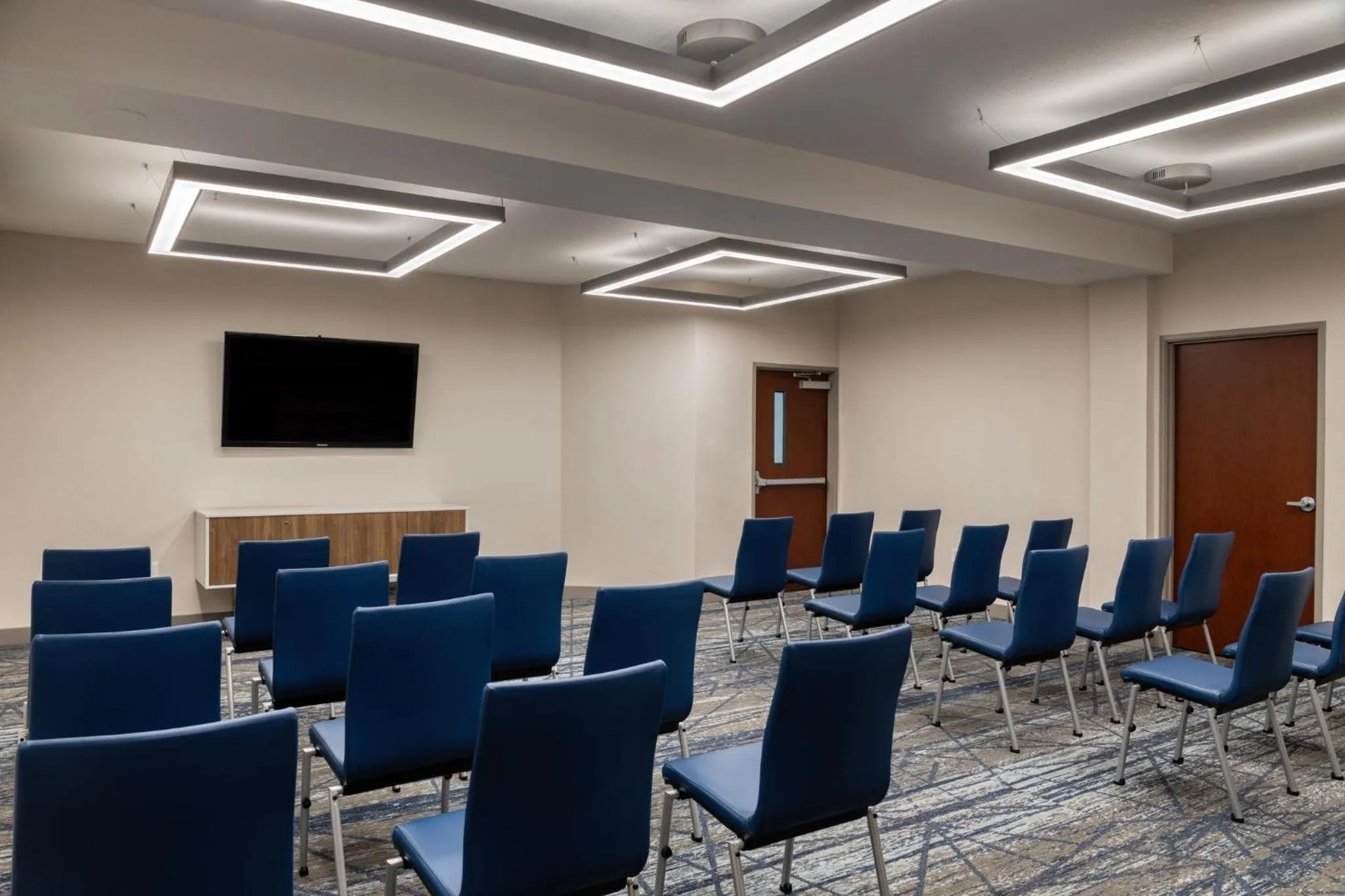 Meeting/conference room in Holiday Inn Express Hotel & Suites Portland - Jantzen Beach by IHG