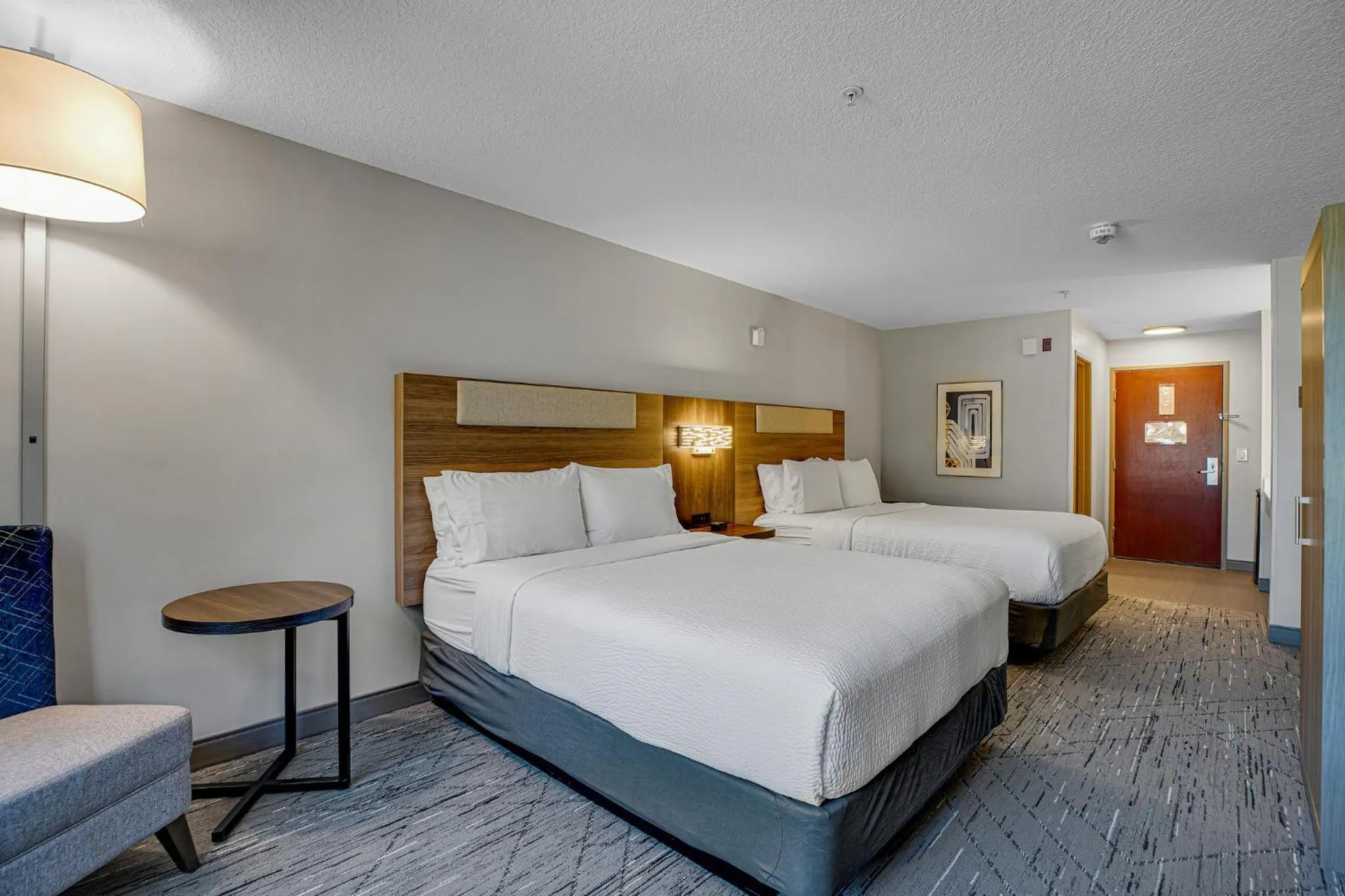 Photo of the whole room, Bed in Holiday Inn Express Hotel & Suites Portland - Jantzen Beach by IHG