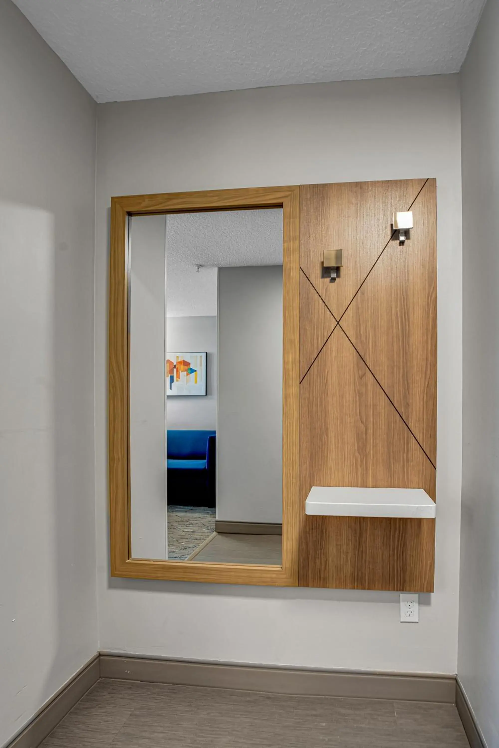 Queen Suite with Mobility Accessible Tub in Holiday Inn Express Hotel & Suites Portland - Jantzen Beach by IHG Queen Suite with Mobility Accessible Tub in Holiday Inn Express Hotel & Suites Portland - Jantzen Beach by IHG