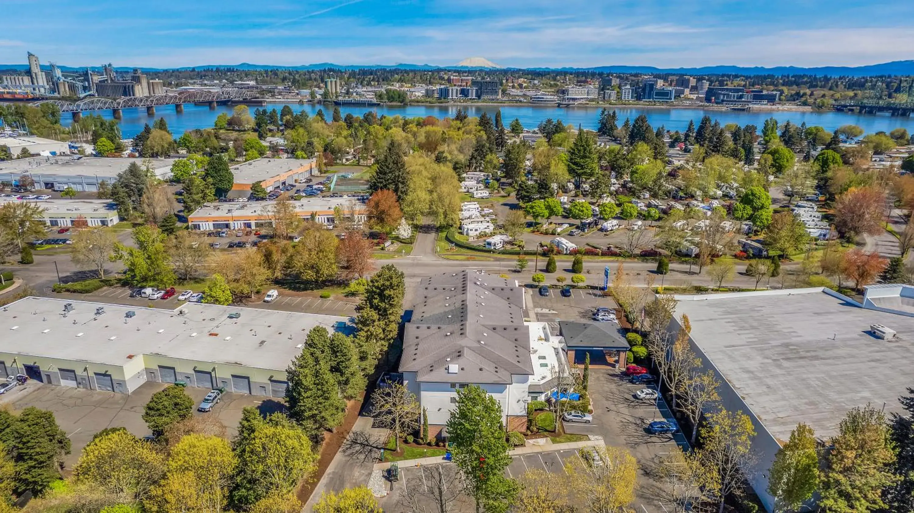 Bird's eye view in Holiday Inn Express Hotel & Suites Portland - Jantzen Beach by IHG Bird's eye view in Holiday Inn Express Hotel & Suites Portland - Jantzen Beach by IHG