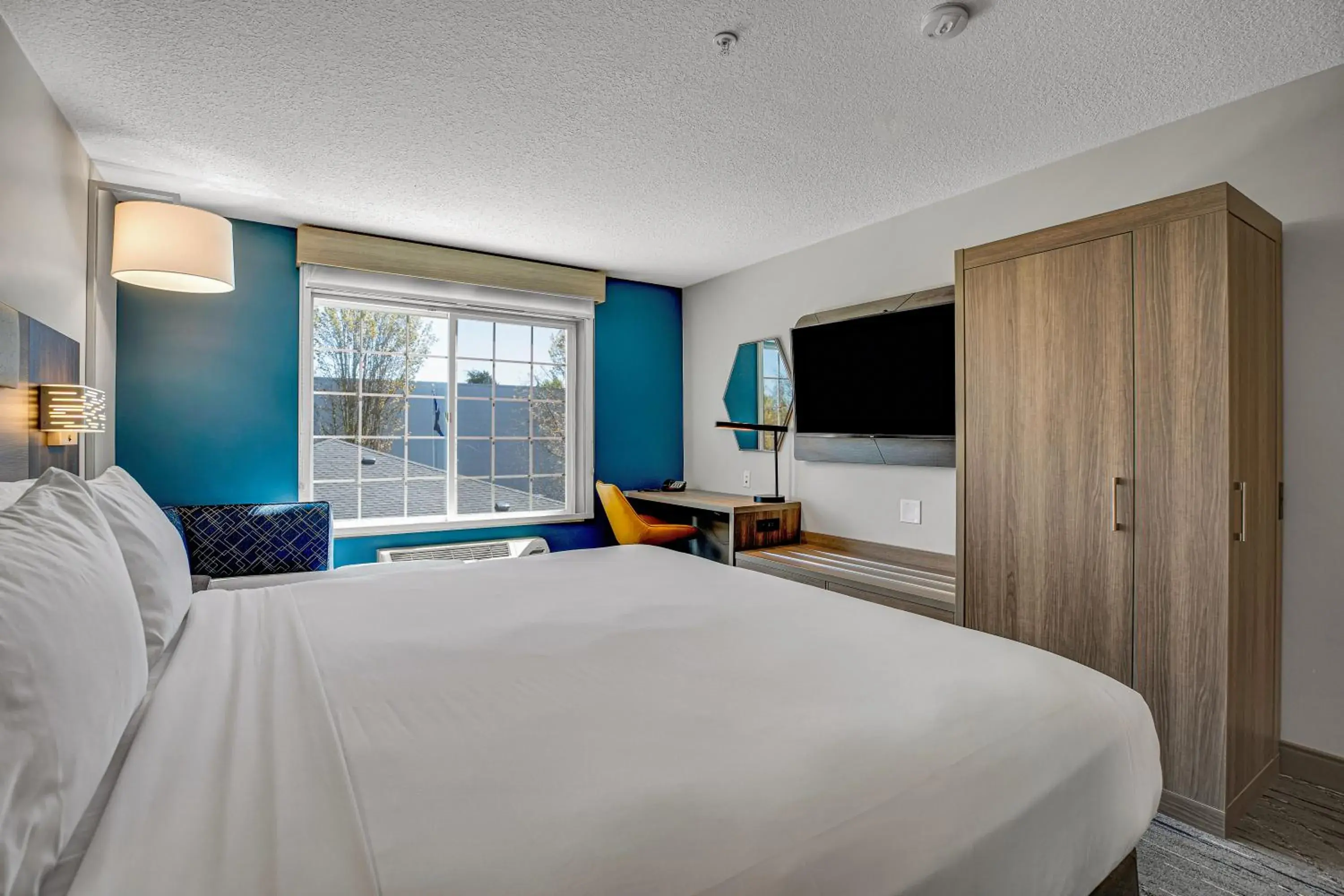 Standard Room in Holiday Inn Express Hotel & Suites Portland - Jantzen Beach by IHG Standard Room in Holiday Inn Express Hotel & Suites Portland - Jantzen Beach by IHG