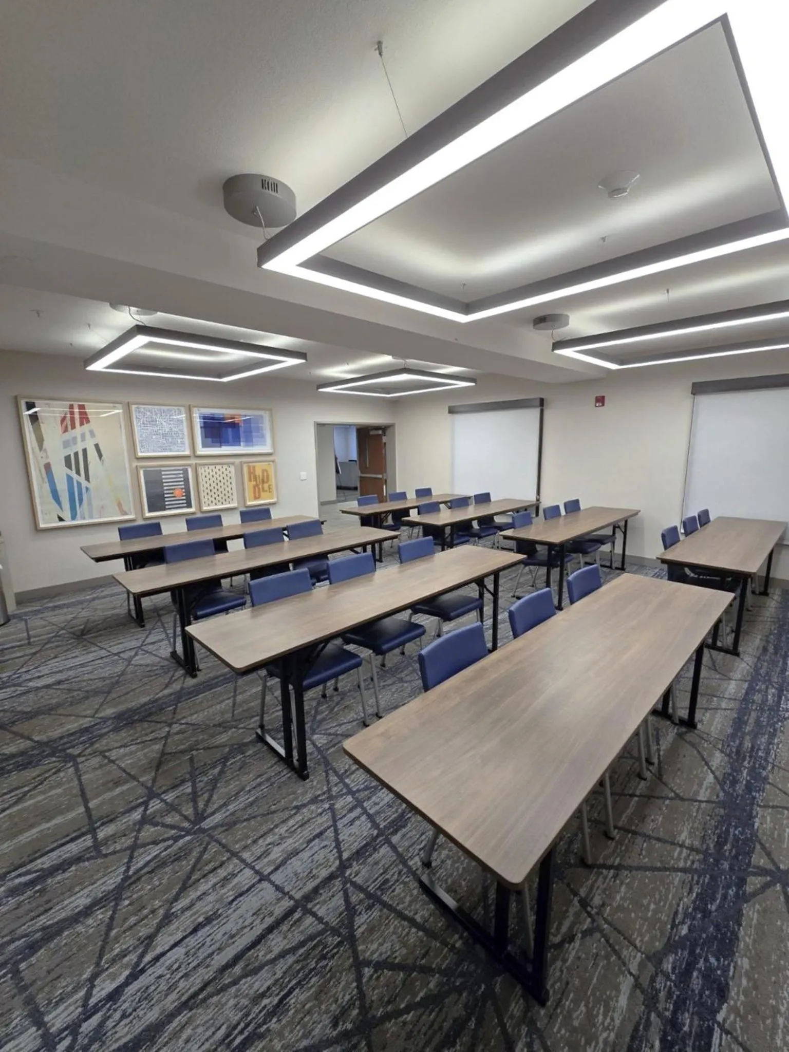 Meeting/conference room in Holiday Inn Express Hotel & Suites Portland - Jantzen Beach by IHG