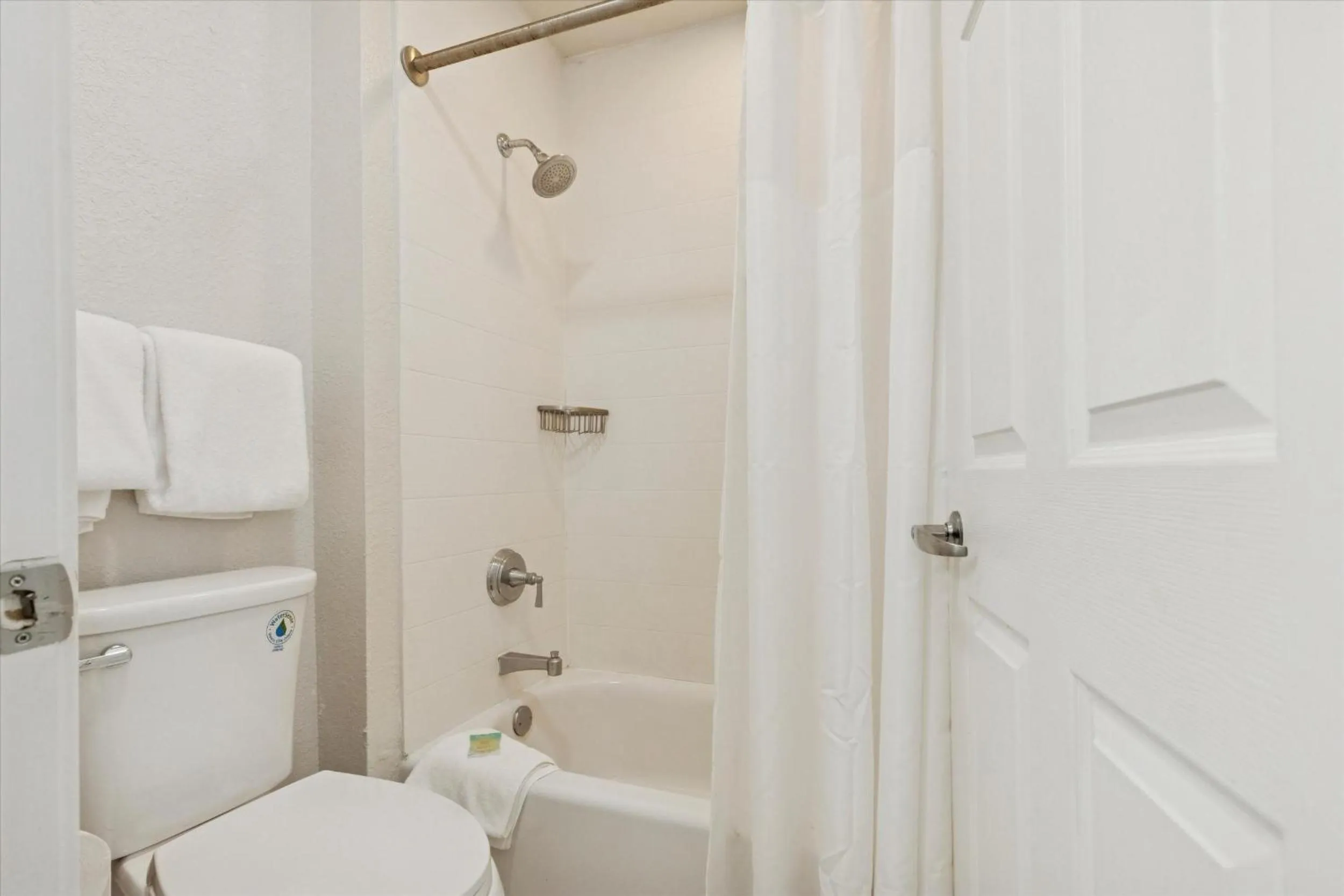 Avia Residences on Lincoln - Extended Stay