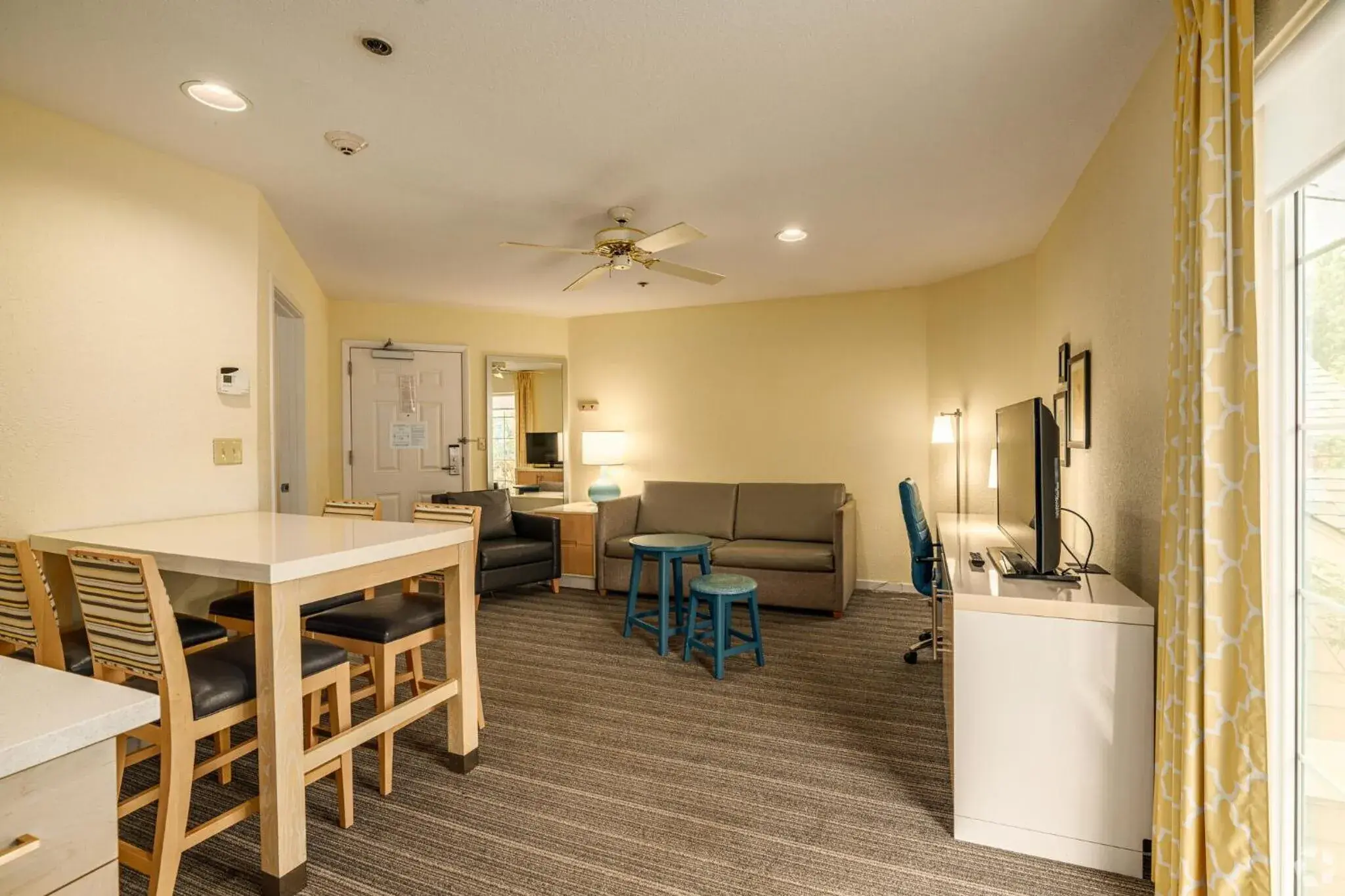 Avia Residences on Lincoln - Extended Stay Avia Residences on Lincoln - Extended Stay