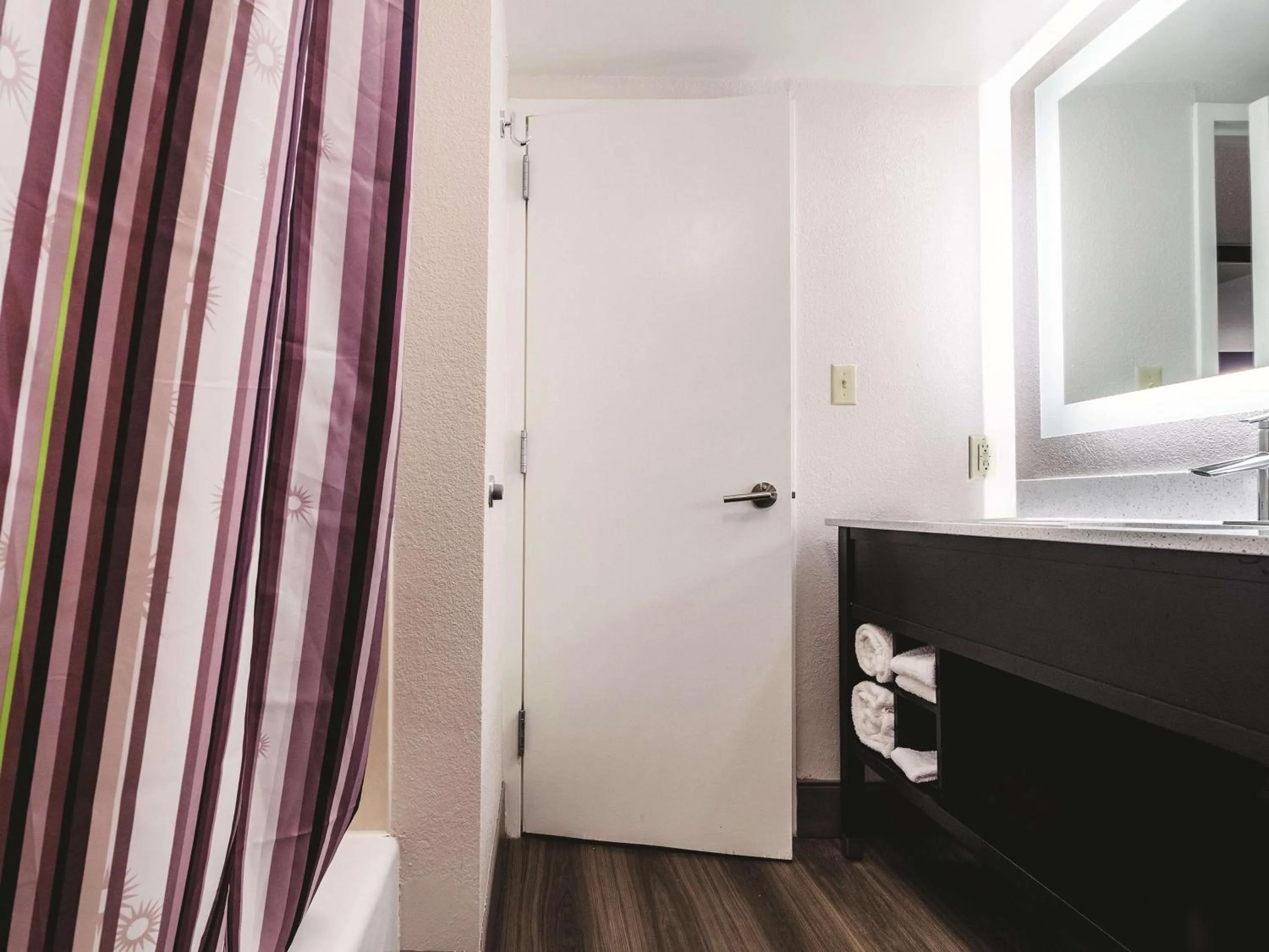 Photo of the whole room in La Quinta by Wyndham Myrtle Beach - N. Kings Hwy