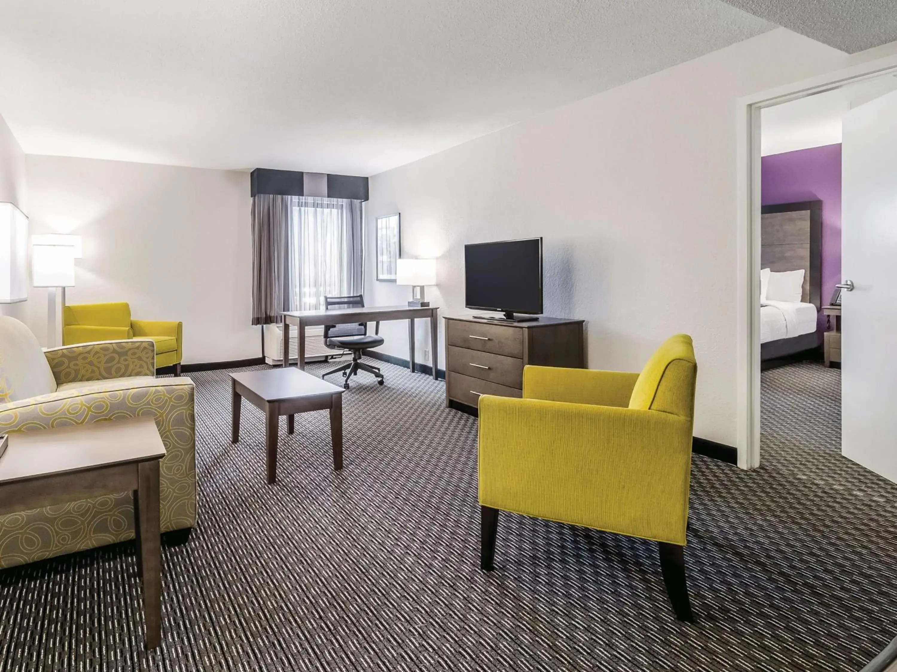 Photo of the whole room in La Quinta by Wyndham Myrtle Beach - N. Kings Hwy Photo of the whole room in La Quinta by Wyndham Myrtle Beach - N. Kings Hwy