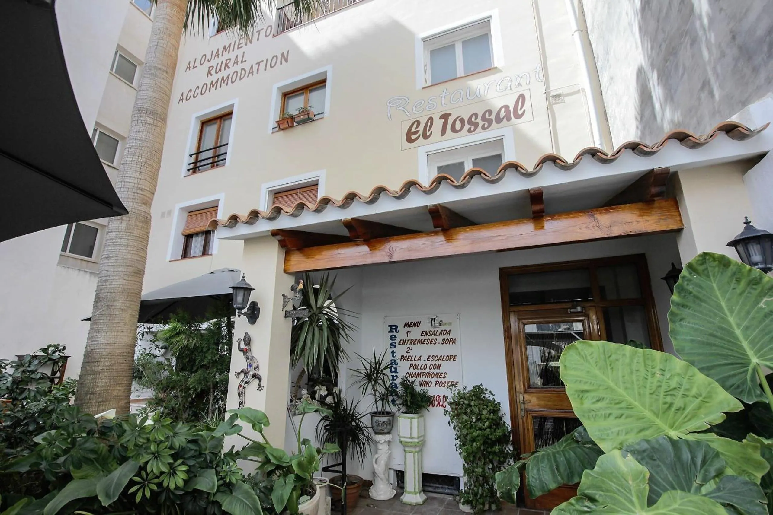 Facade/entrance in El Tossal