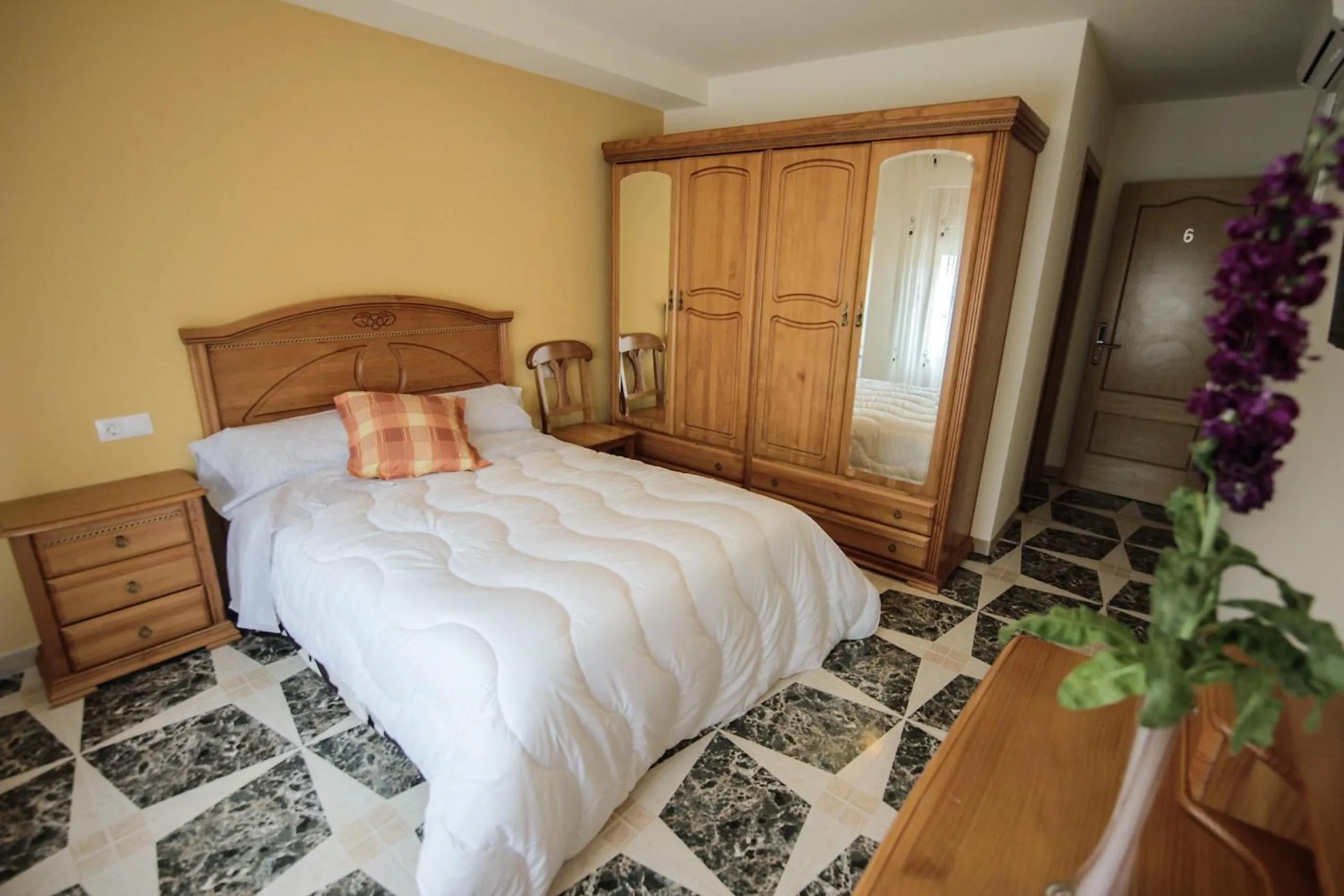 Bedroom, Bed in El Tossal