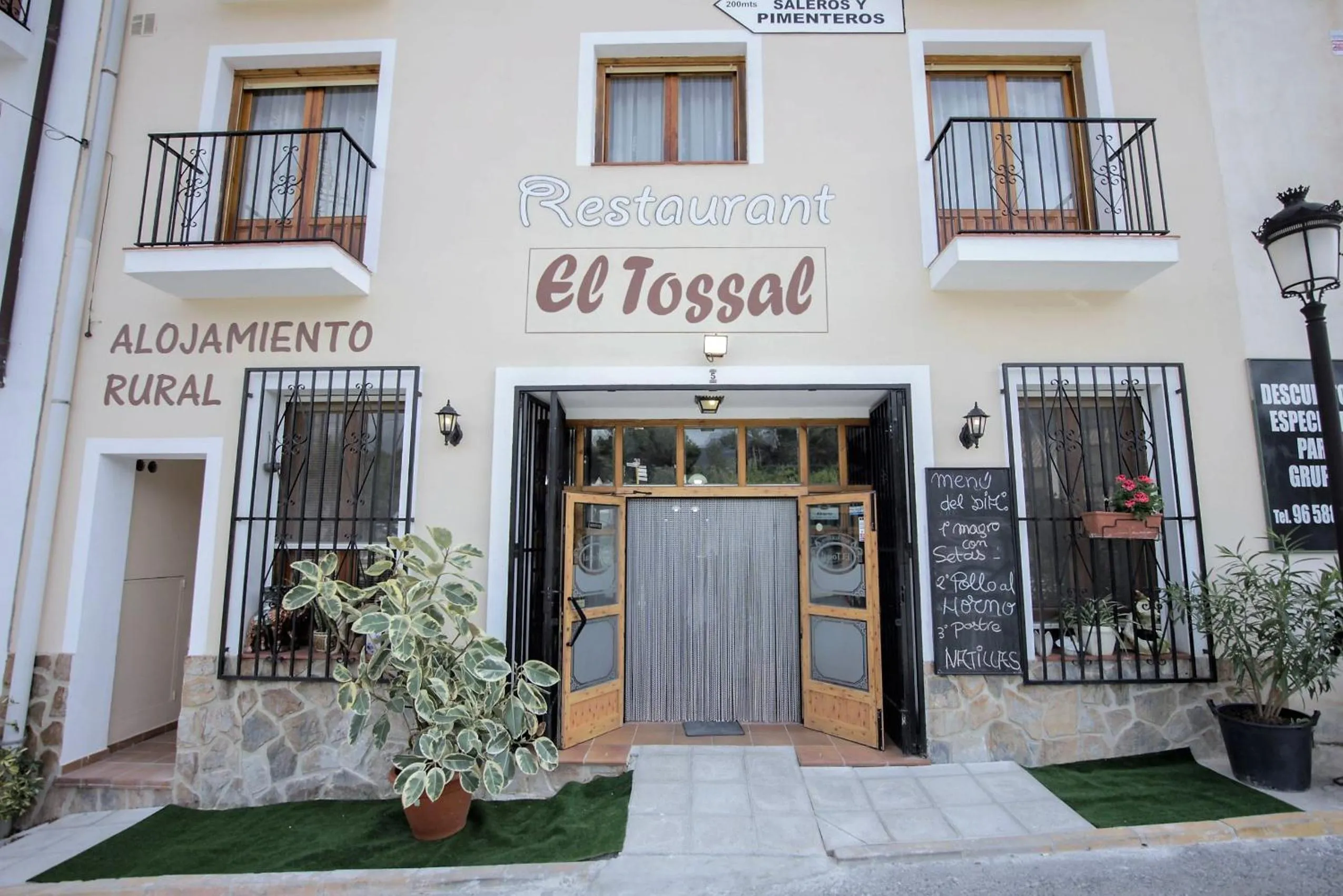Facade/entrance in El Tossal
