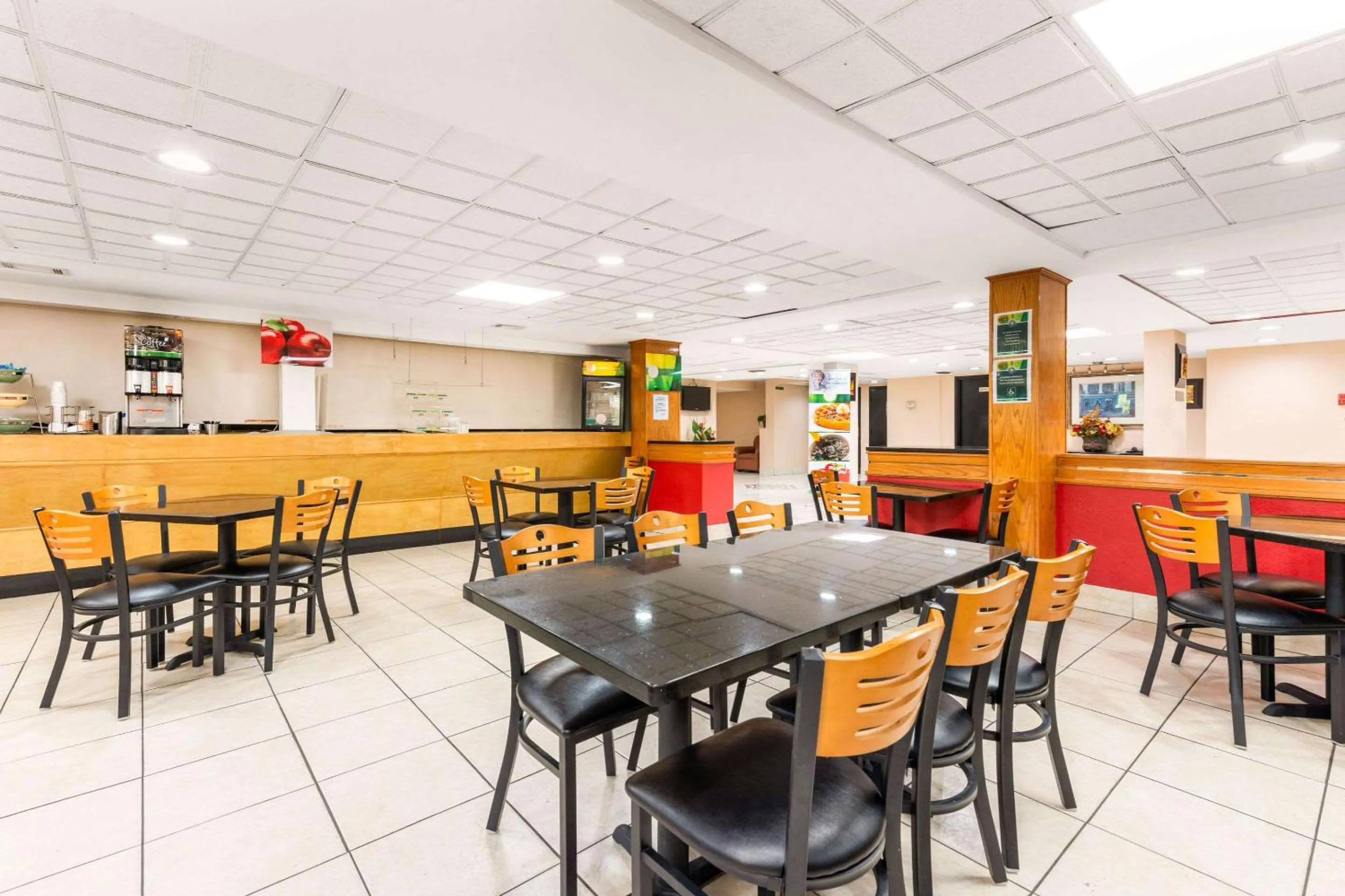 Restaurant/places to eat in Quality Inn & Suites Orlando Airport