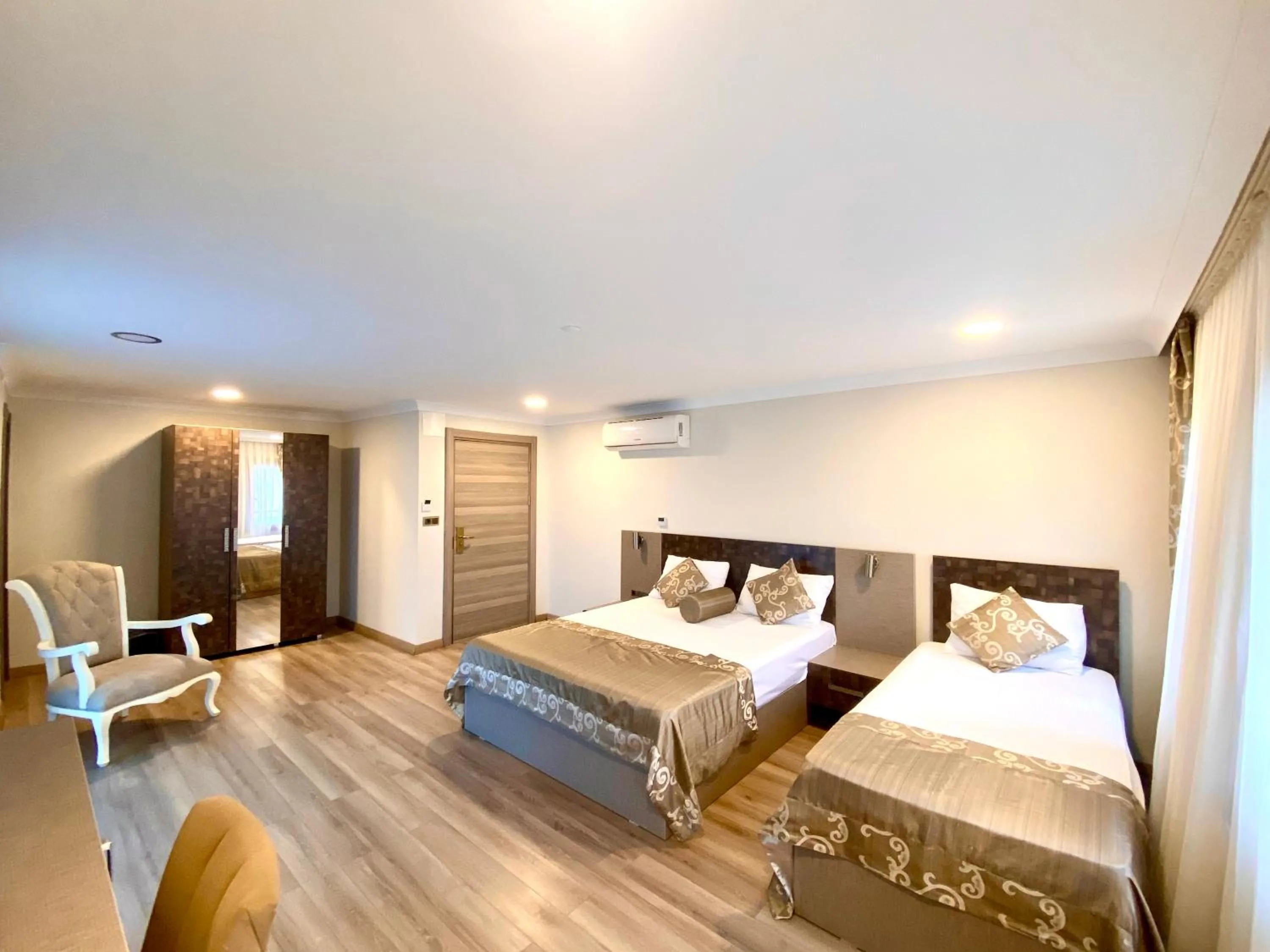 Photo of the whole room in Caykent Suites Deluxe Hotel