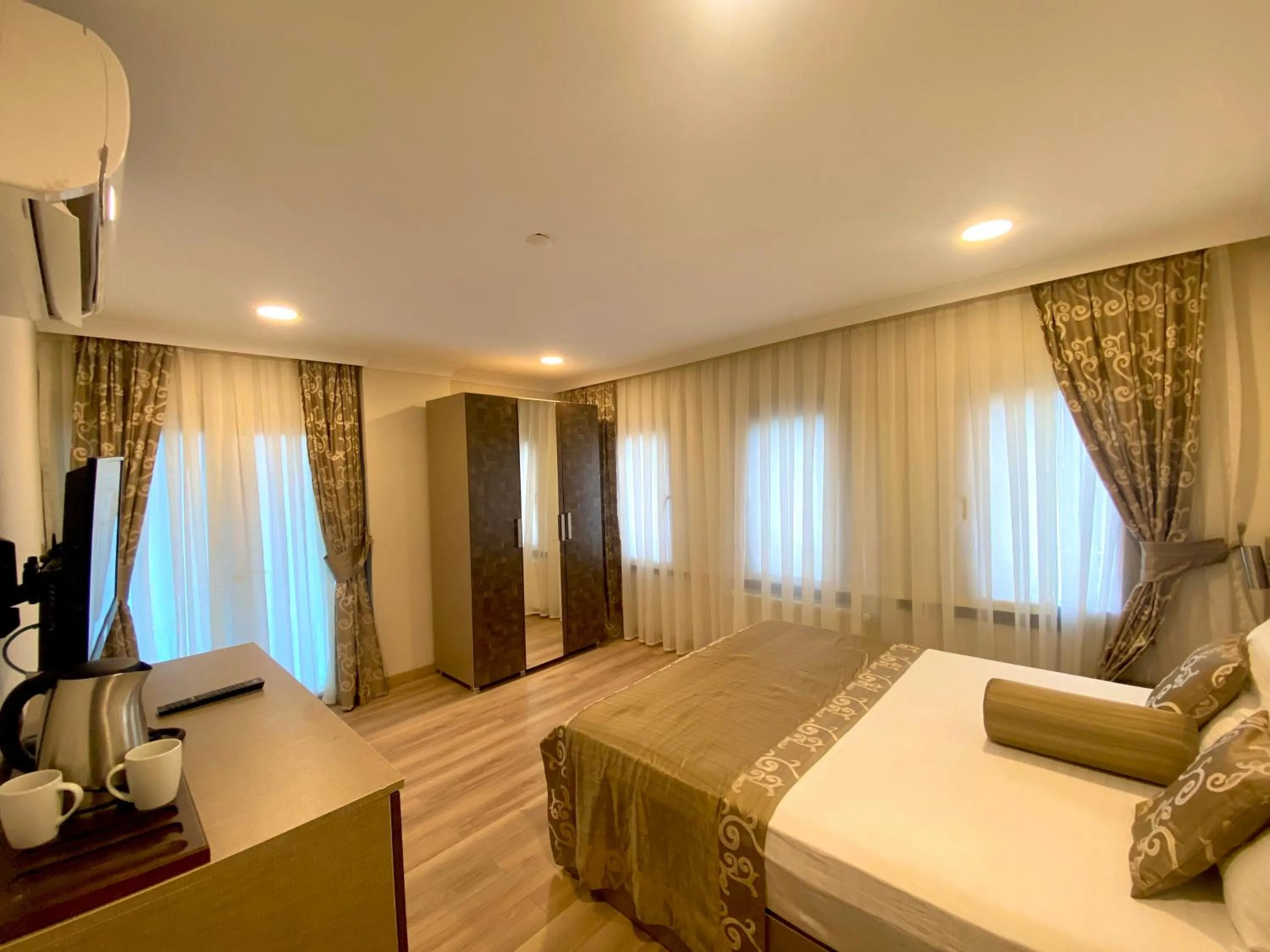 Photo of the whole room in Caykent Suites Deluxe Hotel