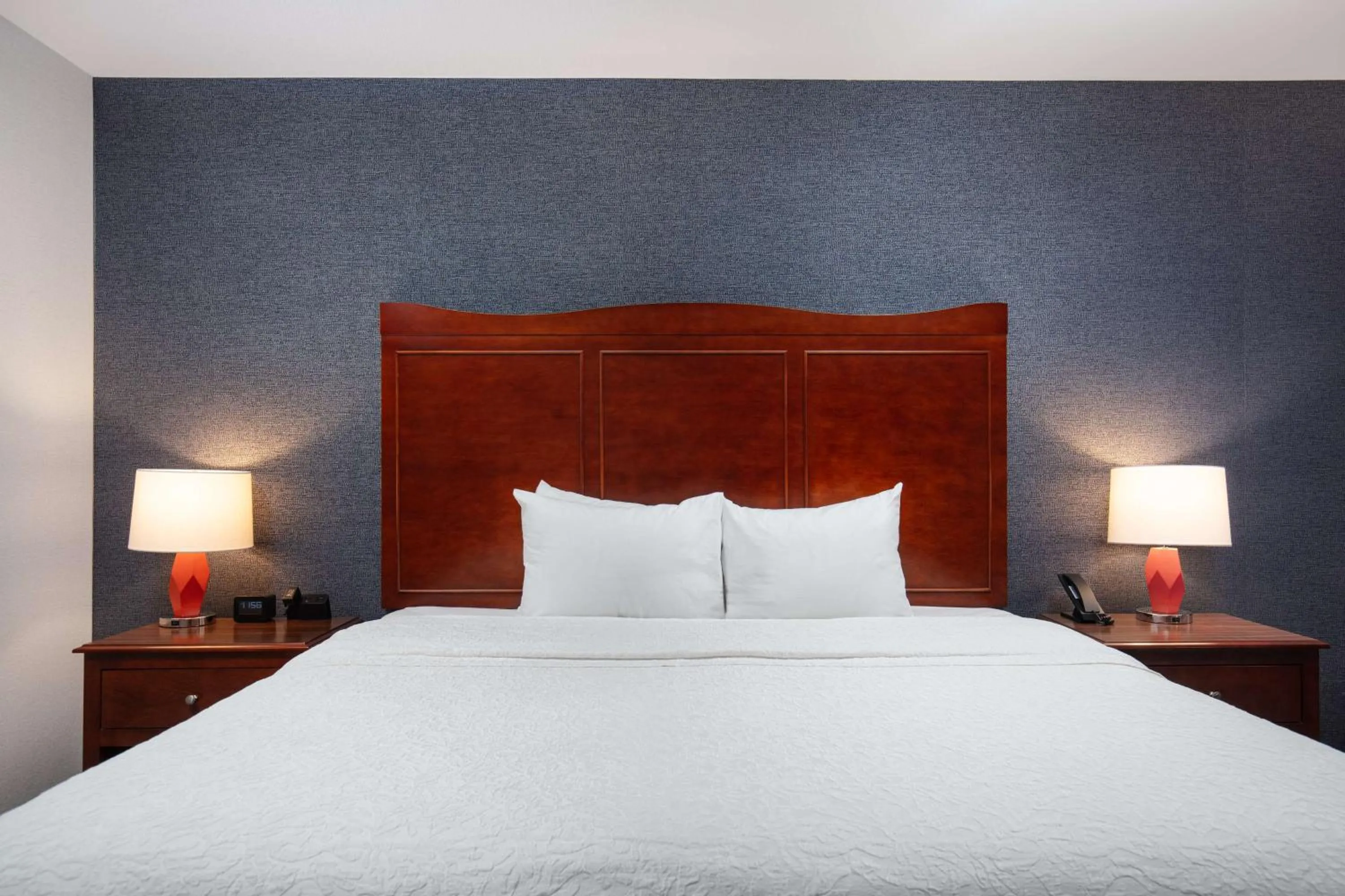 Bed in Hampton Inn Medford