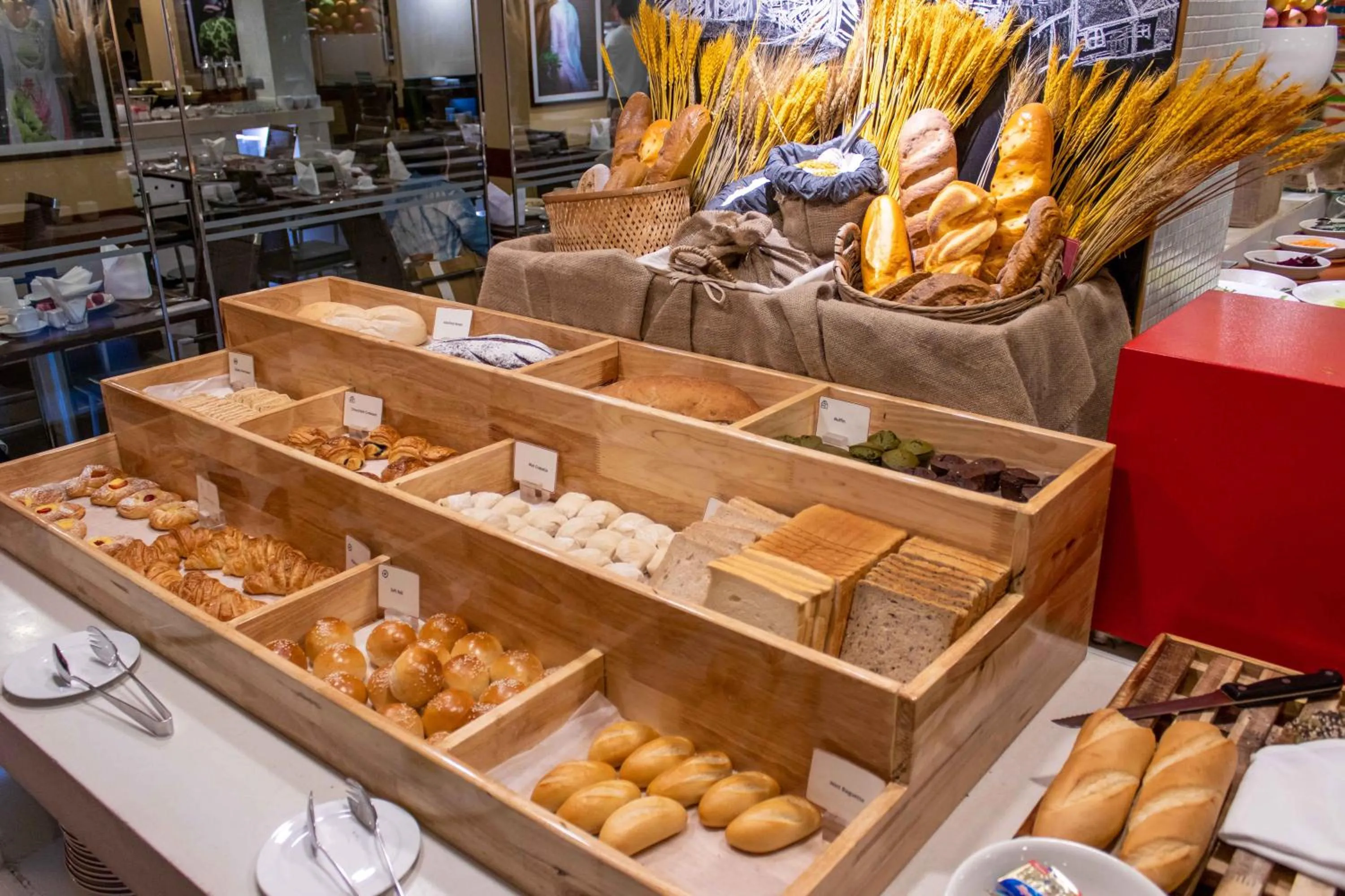 Restaurant/places to eat in Eastin Grand Hotel Saigon