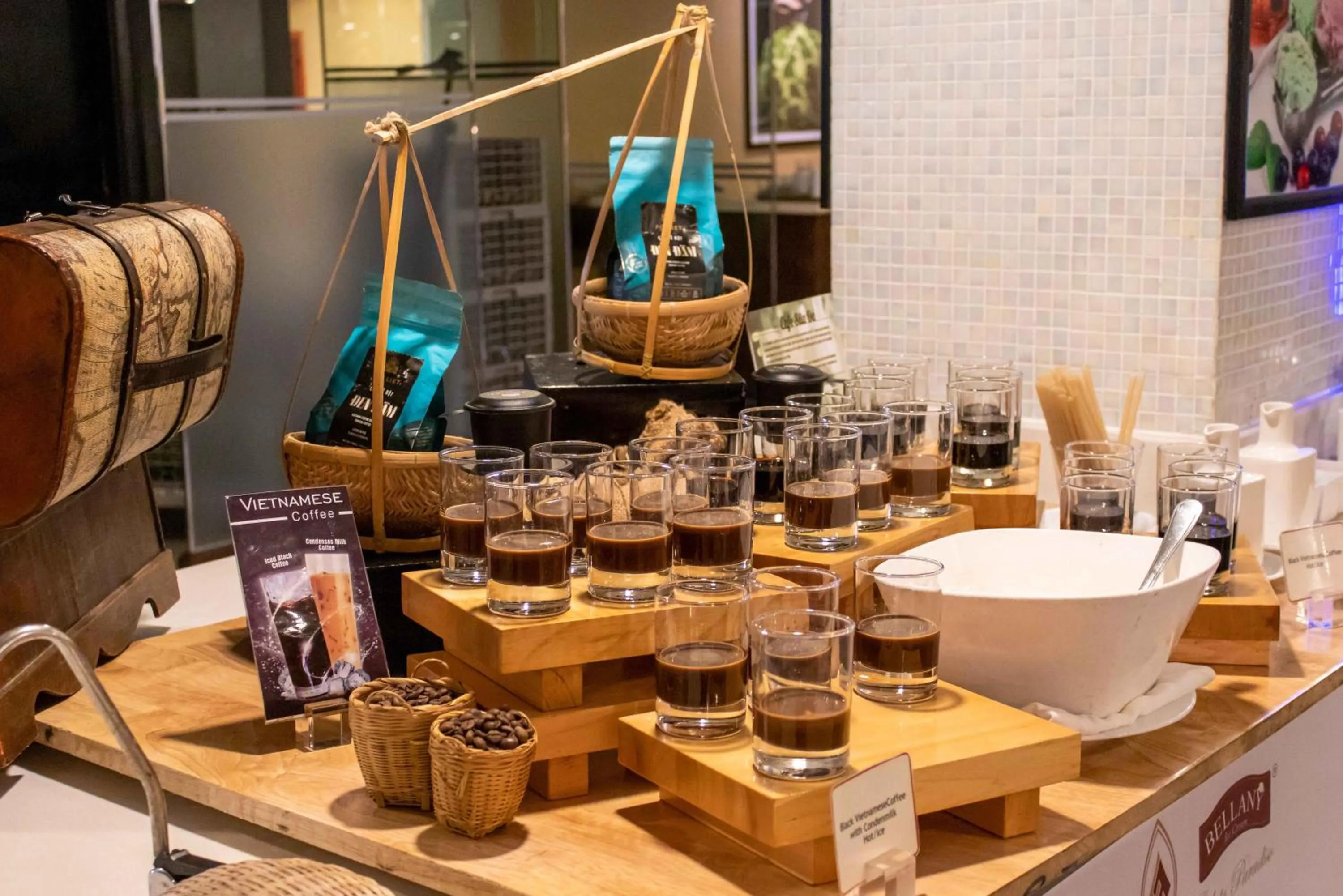 Restaurant/places to eat in Eastin Grand Hotel Saigon