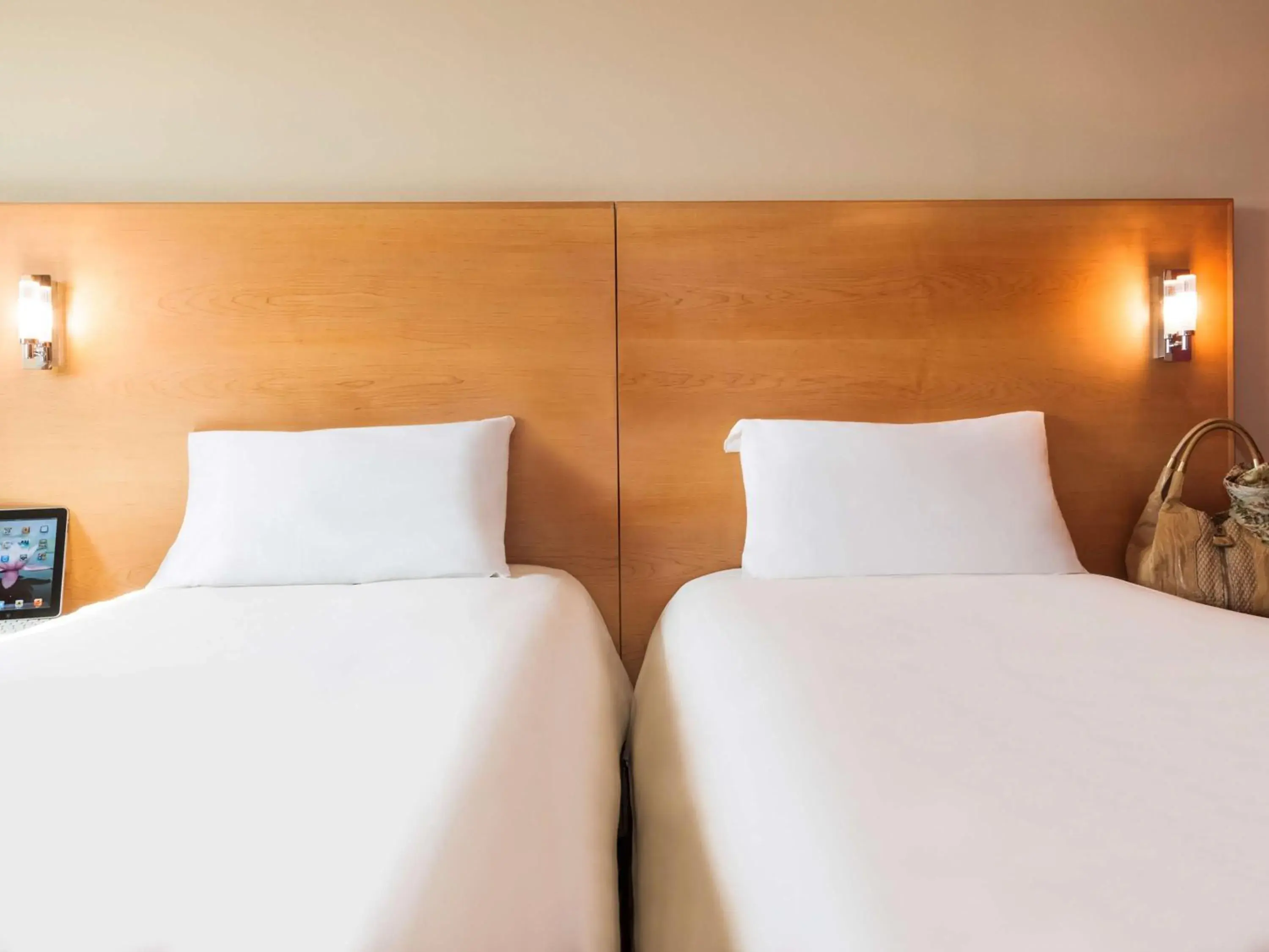 Photo of the whole room, Bed in ibis Muscat Photo of the whole room, Bed in ibis Muscat
