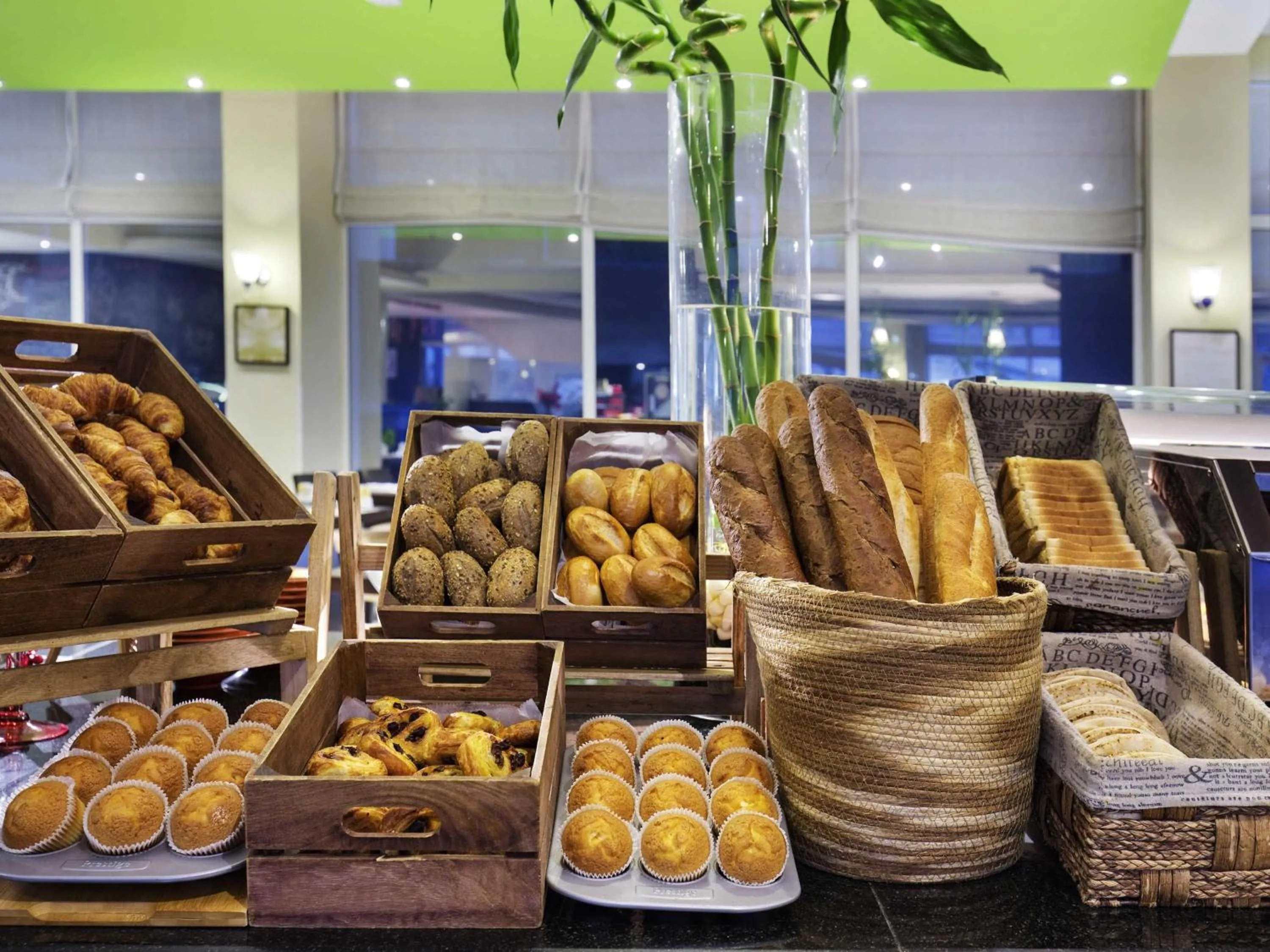 Restaurant/places to eat in ibis Muscat