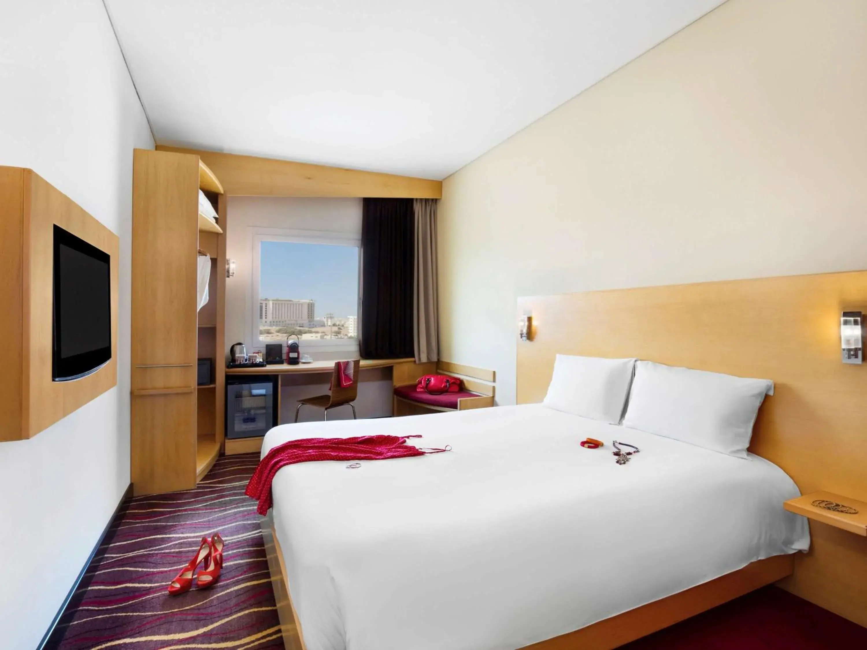 Photo of the whole room, Bed in ibis Muscat Photo of the whole room, Bed in ibis Muscat