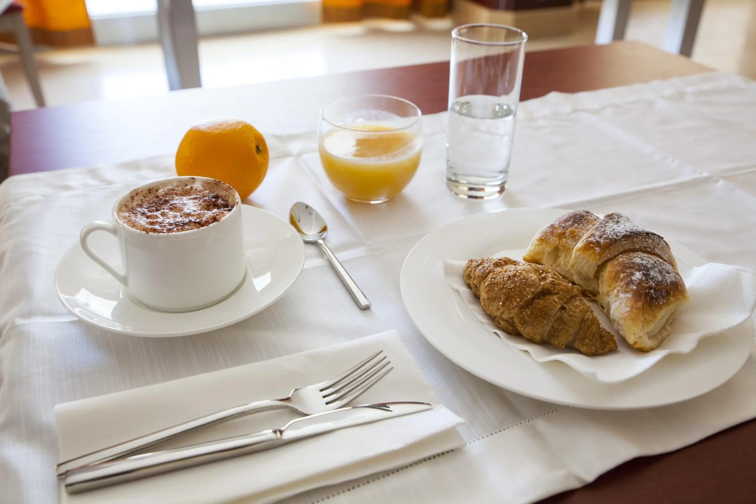 Restaurant/places to eat in BV President Hotel