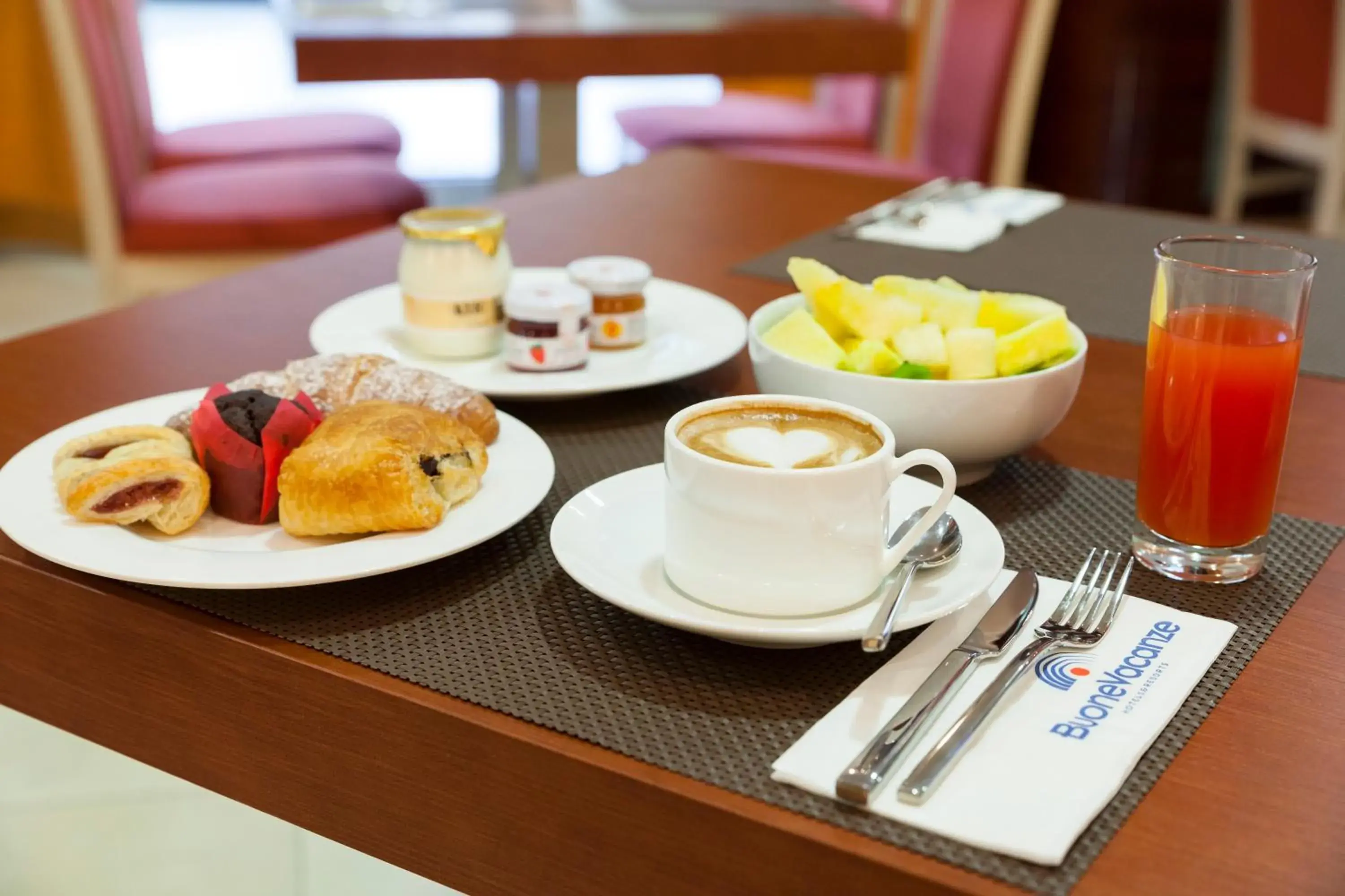 Restaurant/places to eat in BV President Hotel Restaurant/places to eat in BV President Hotel