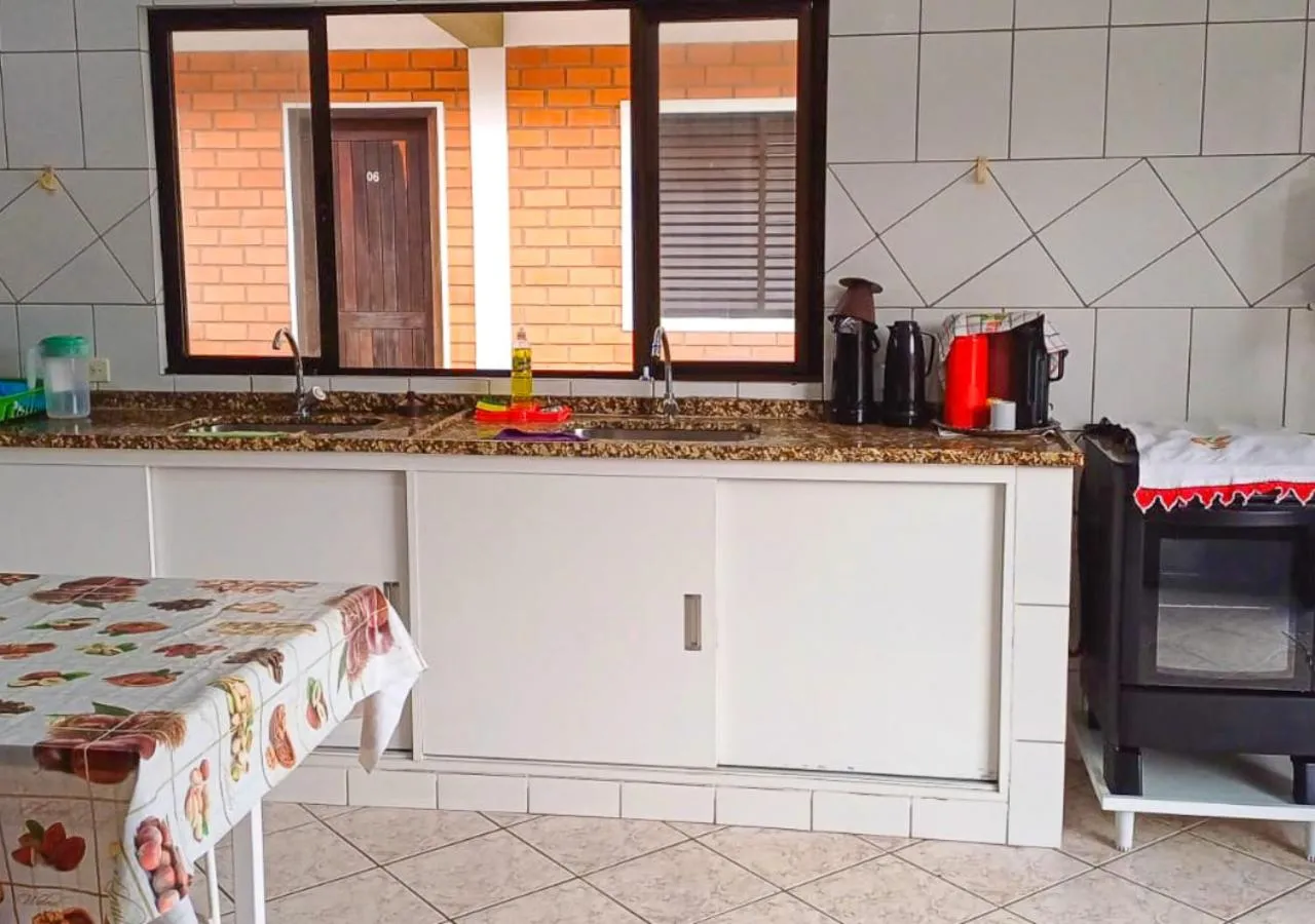 Communal kitchen in Pousada Nereidas