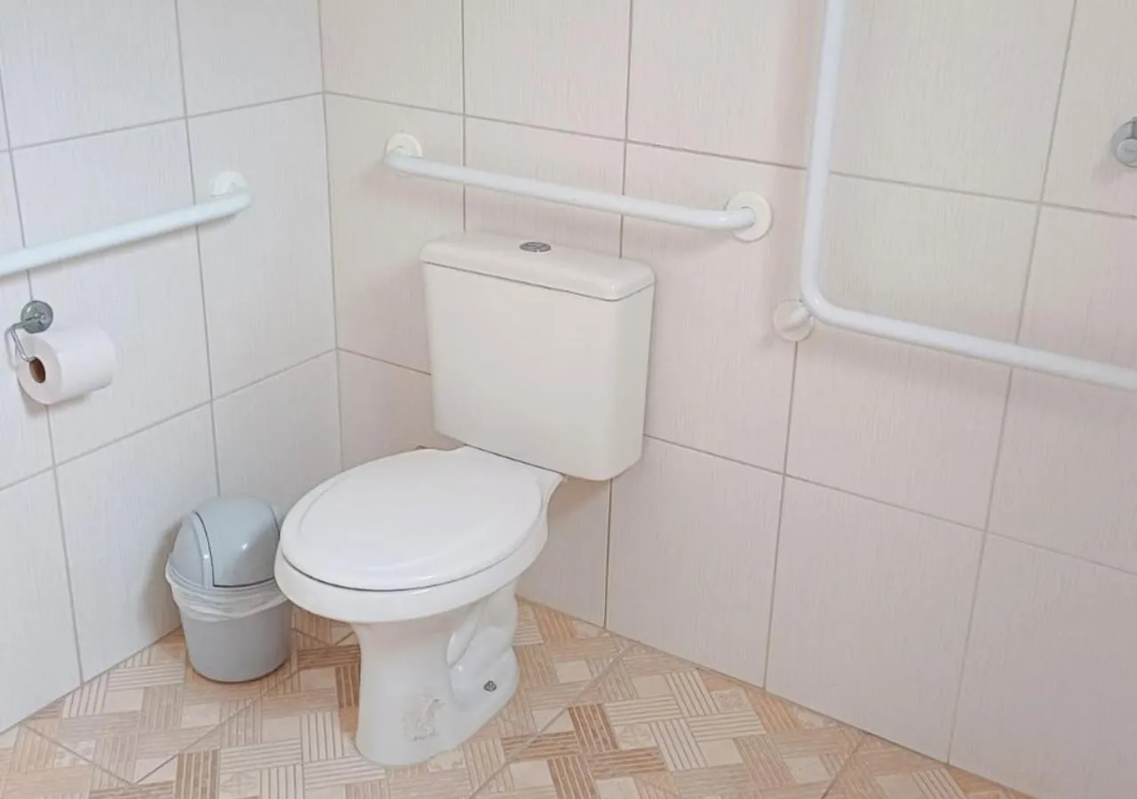 Toilet in Pousada Nereidas