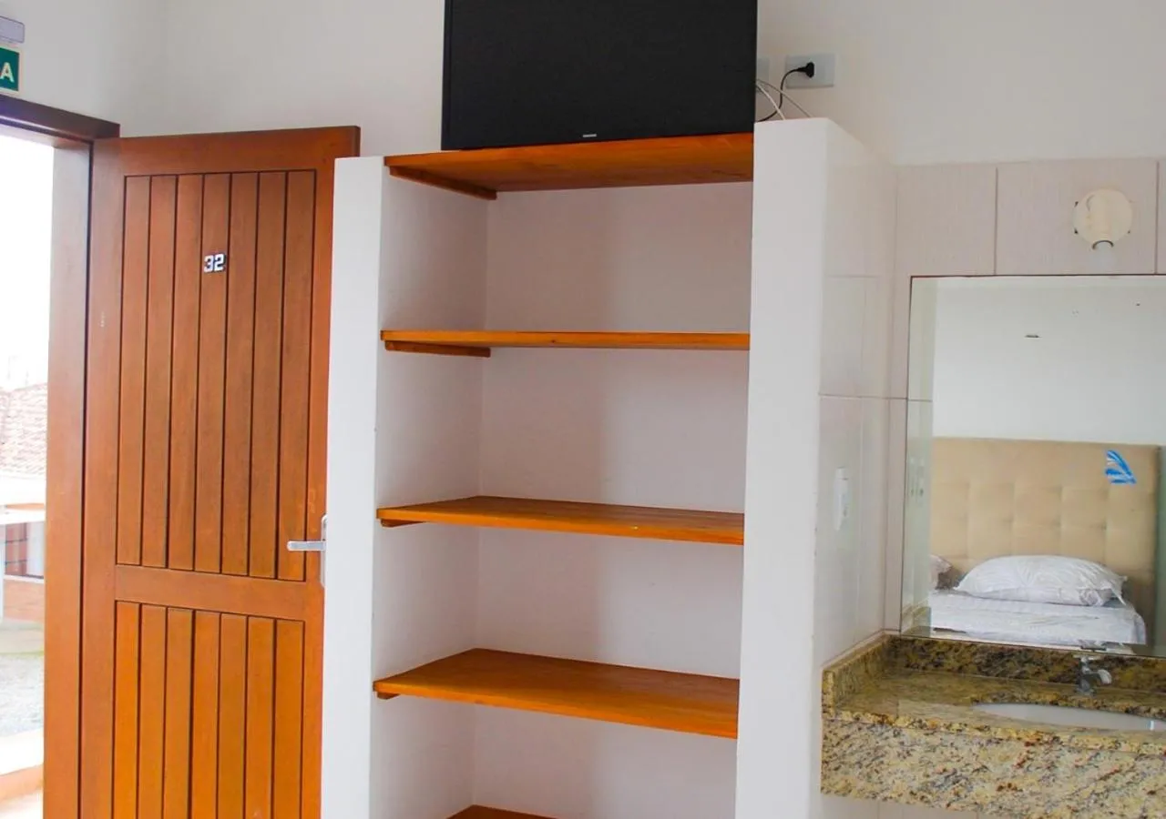 Toilet, Bed in Pousada Nereidas