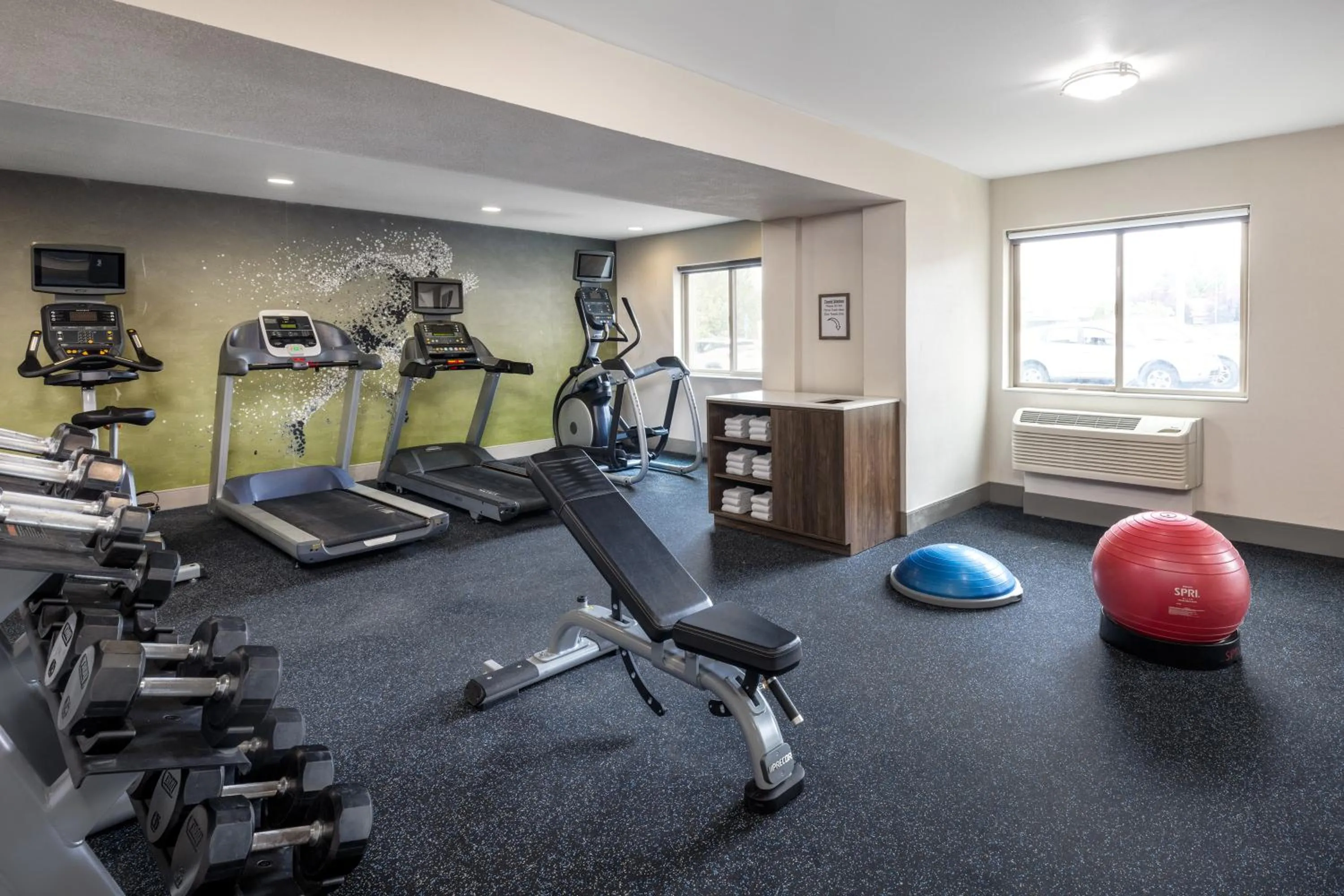 Fitness centre/facilities in Holiday Inn Express Portland South - Lake Oswego by IHG
