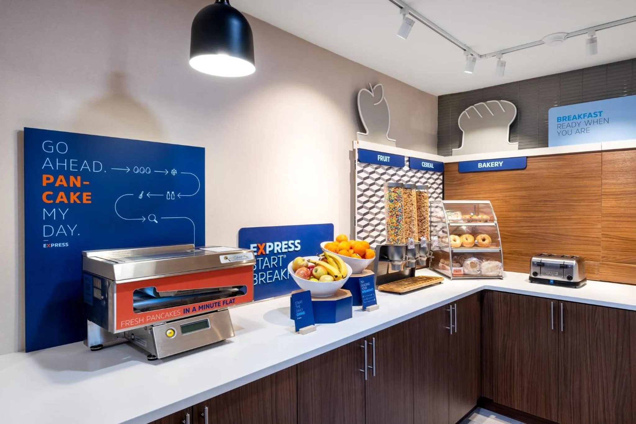 Breakfast in Holiday Inn Express Portland South - Lake Oswego by IHG