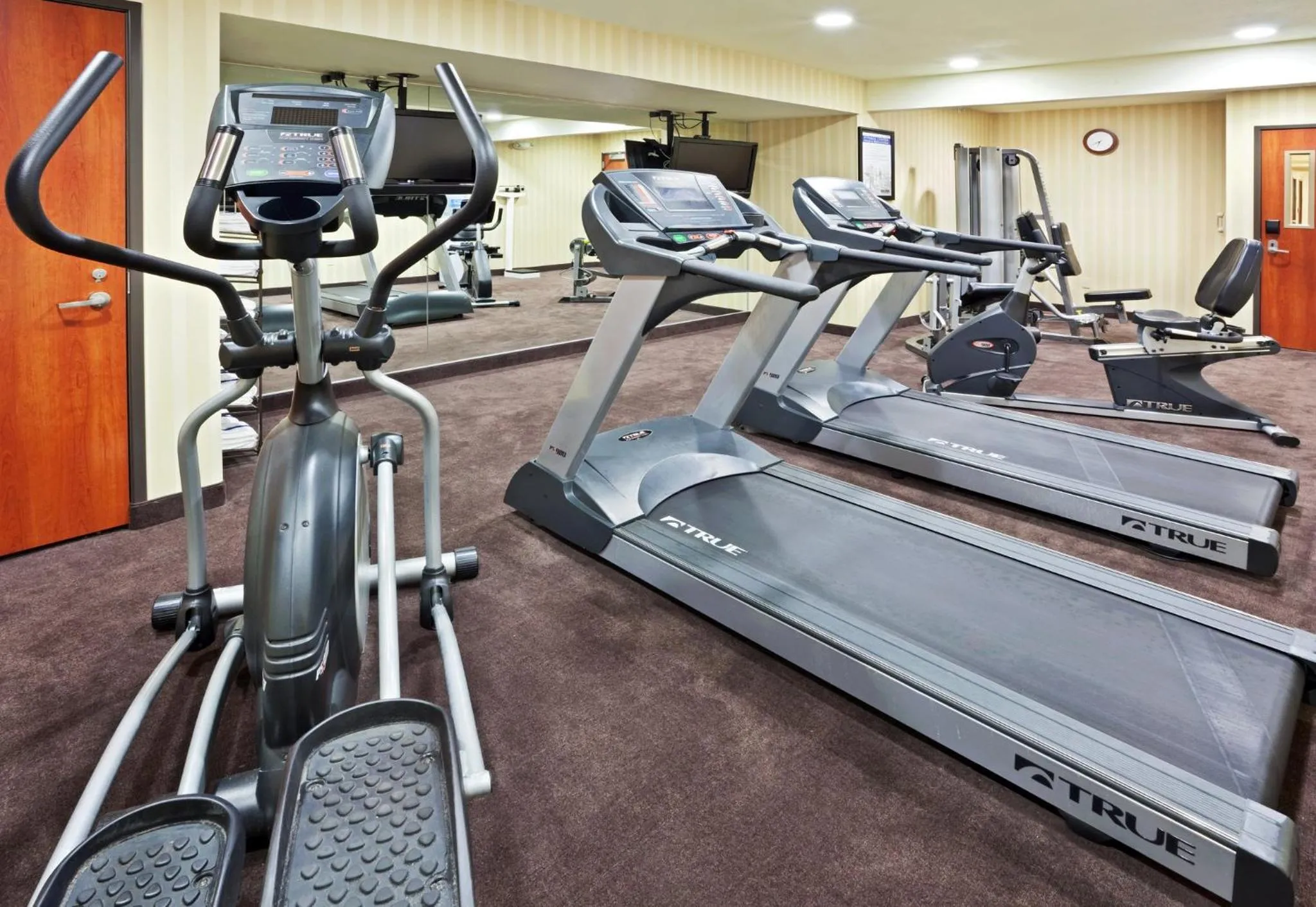 Fitness centre/facilities in Holiday Inn Express Portland South - Lake Oswego by IHG