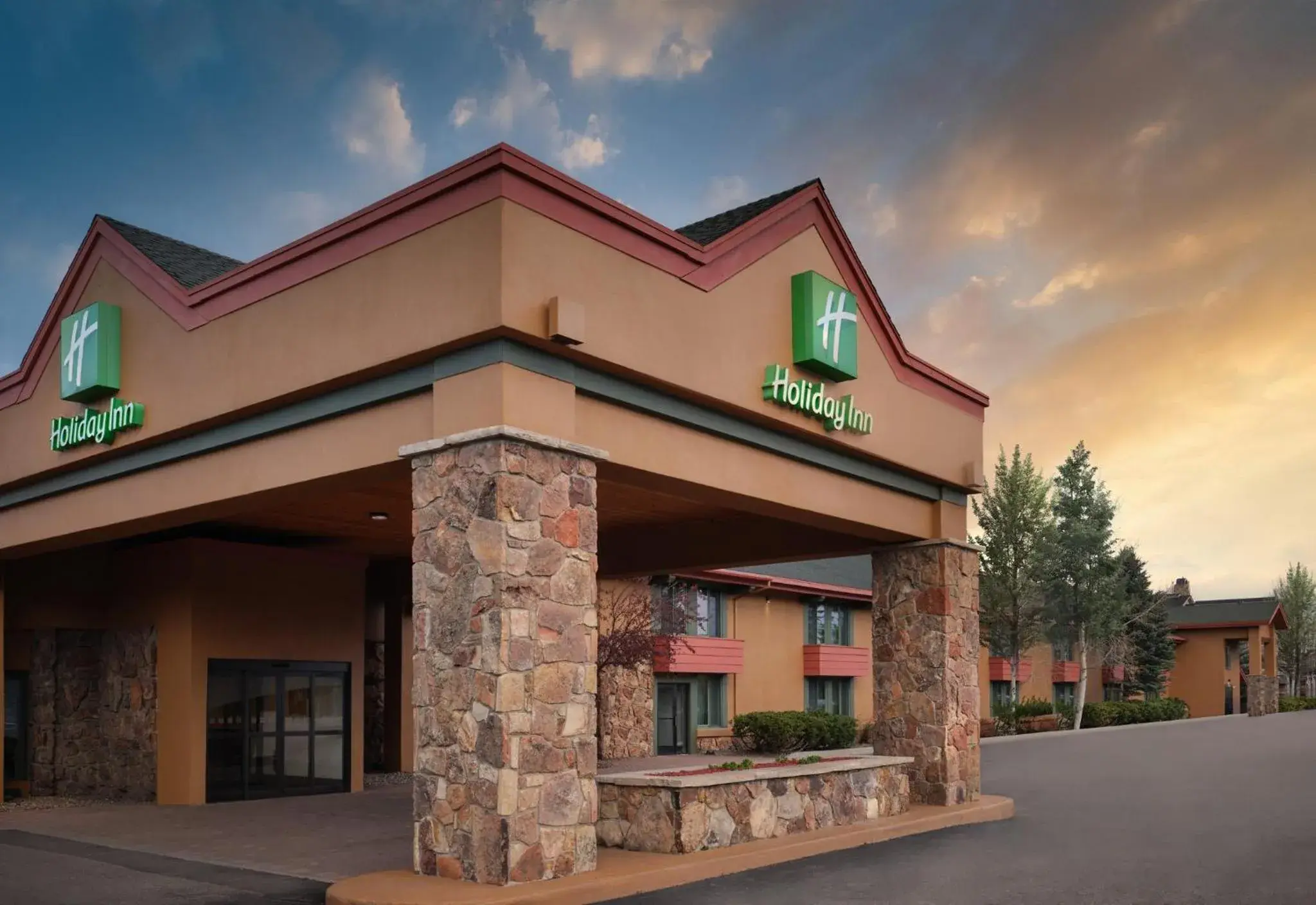 Property building in Holiday Inn Steamboat Springs by IHG Property building in Holiday Inn Steamboat Springs by IHG