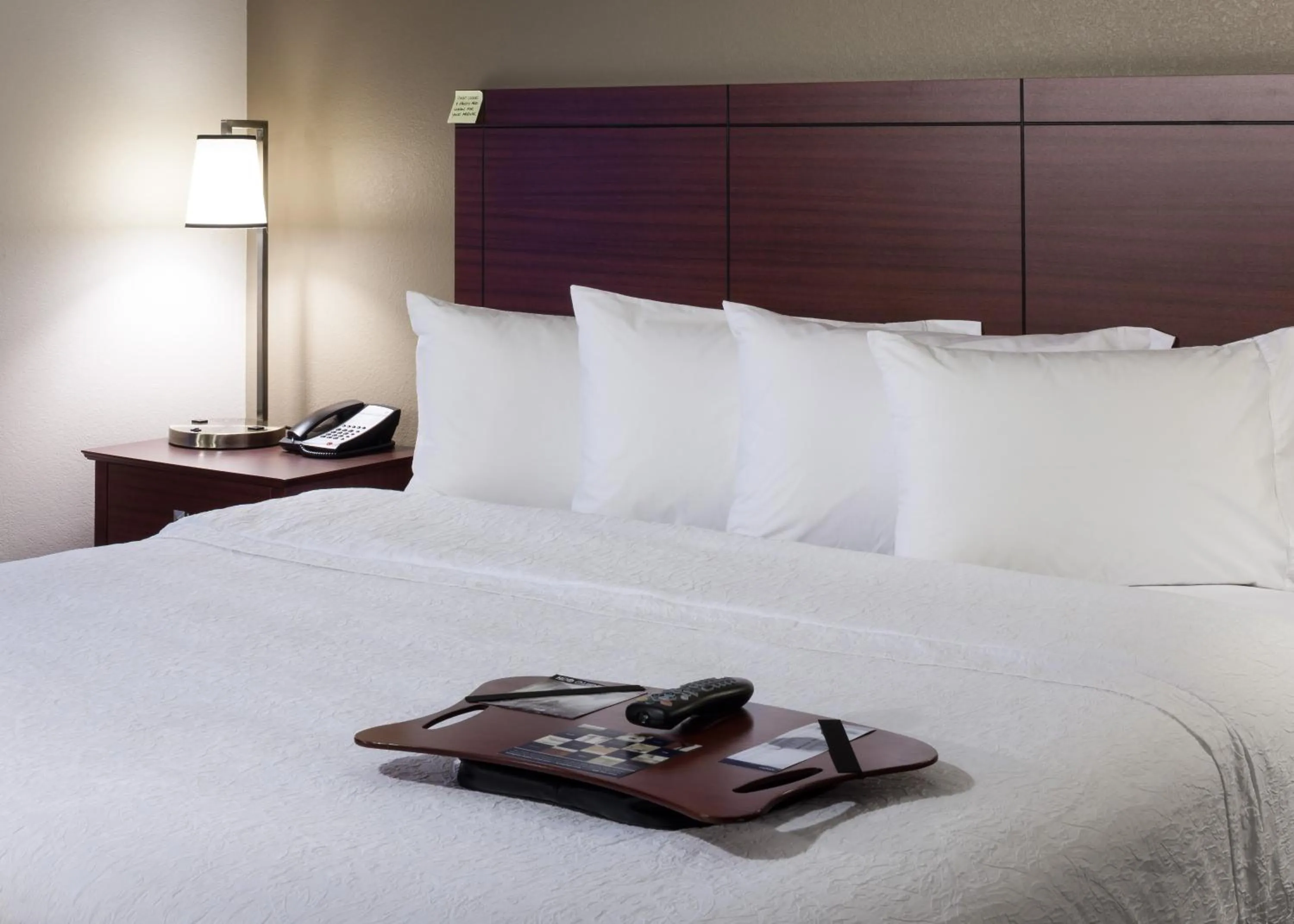 Bed in Hampton Inn & Suites Boise-Downtown