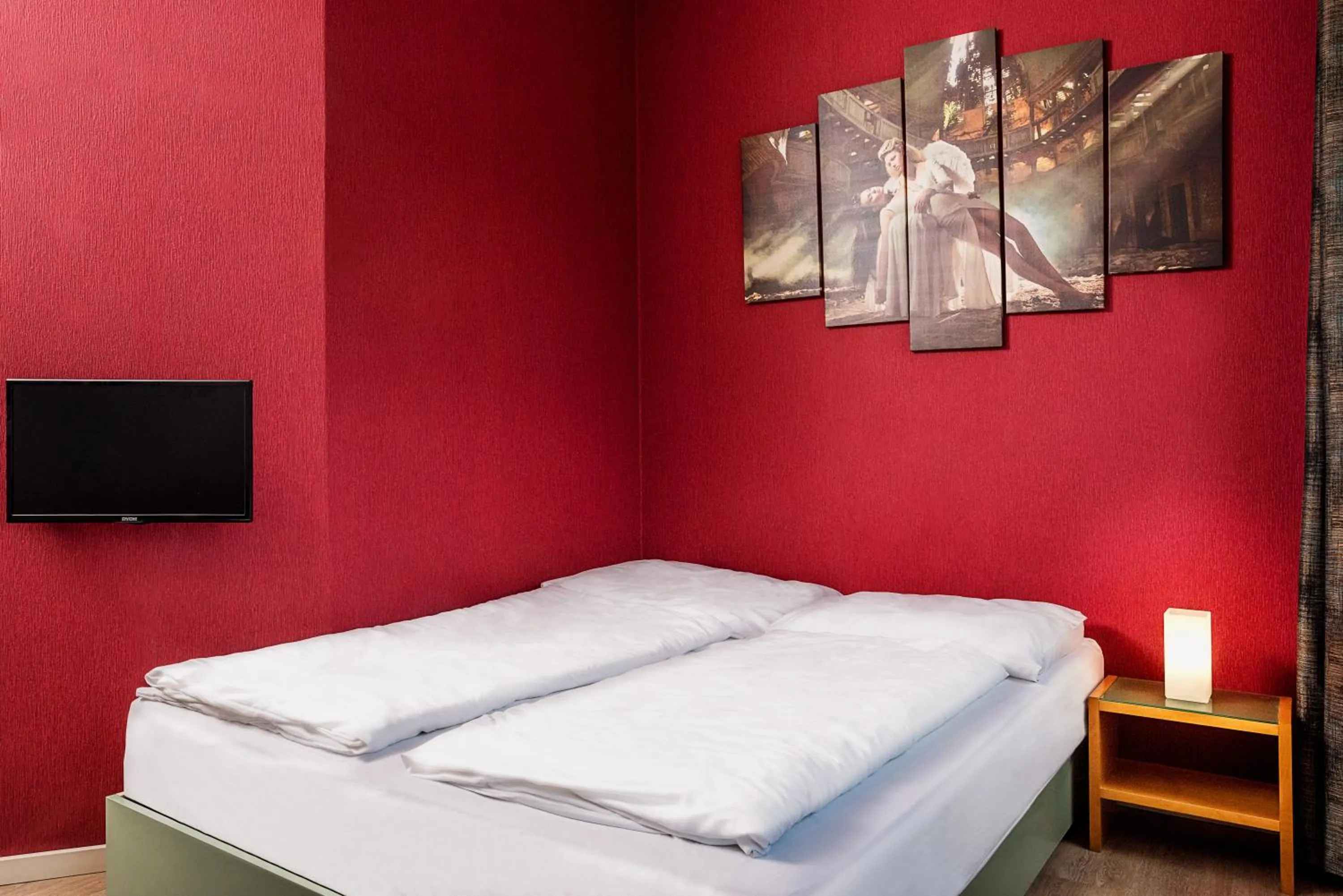 Photo of the whole room, Bed in Hotel SleepInn Volkspark