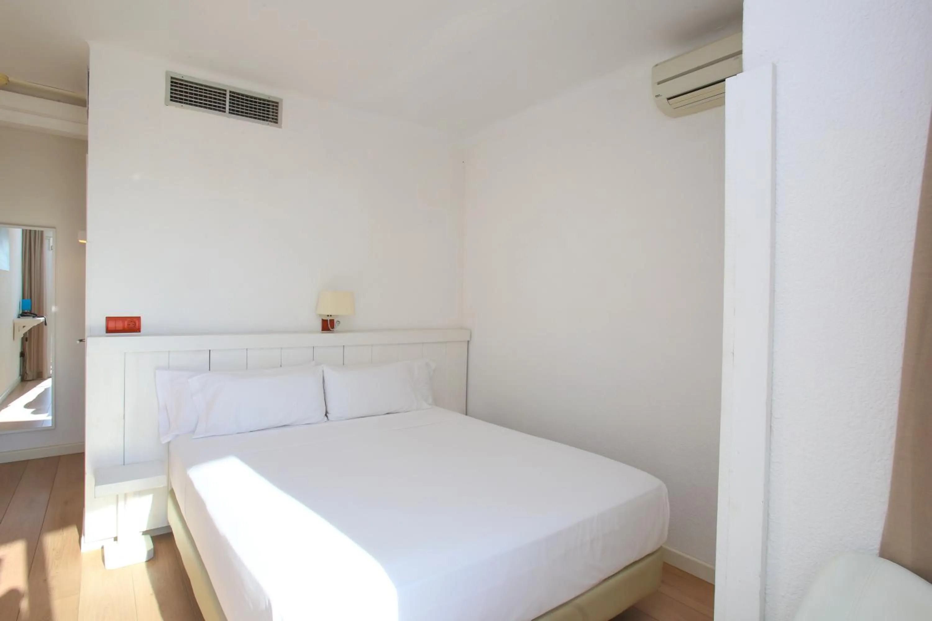 Bedroom, Bed in Solvi Hotel - Adults Only