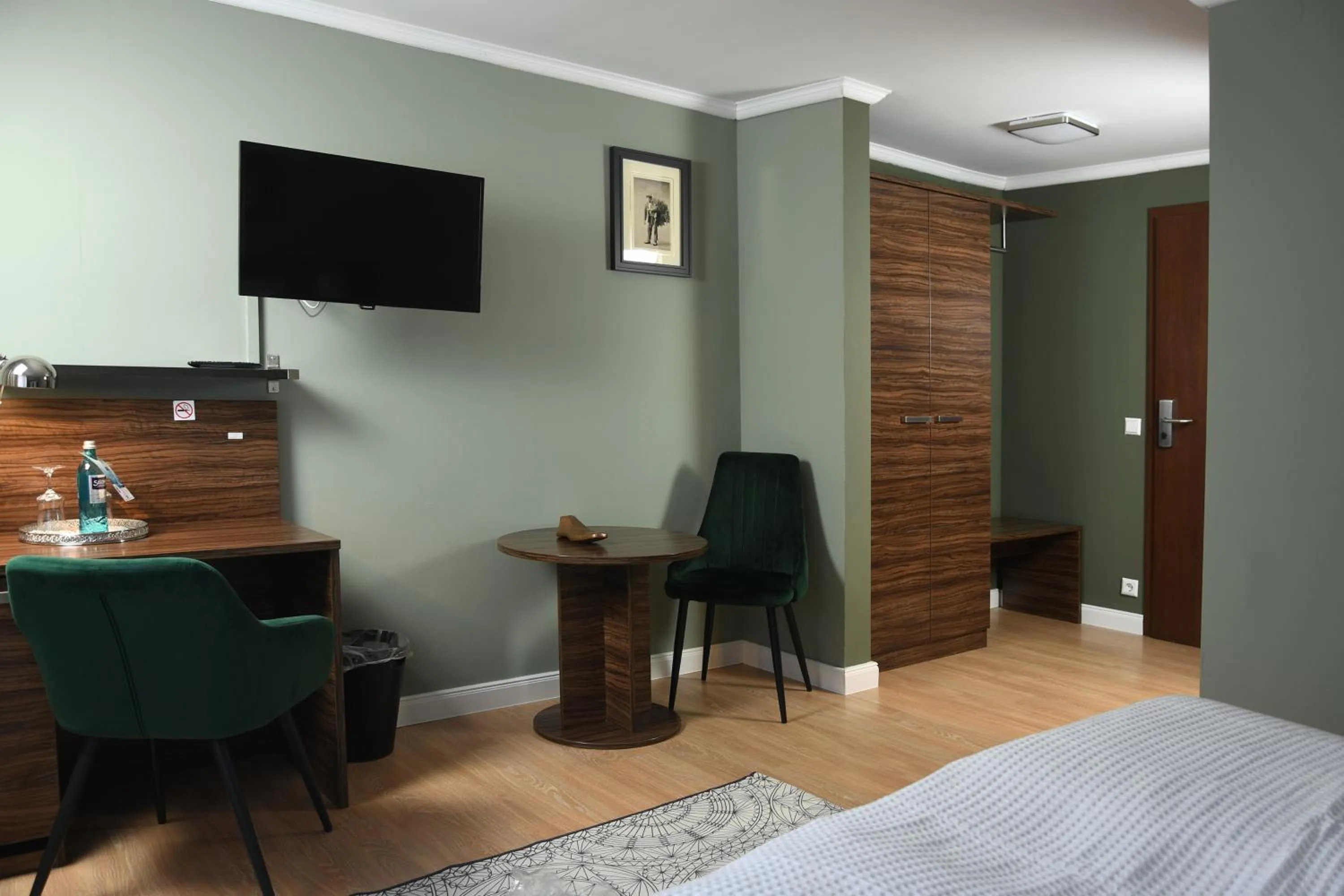 TV and multimedia, Bed in Landhotel Wolfschlugen