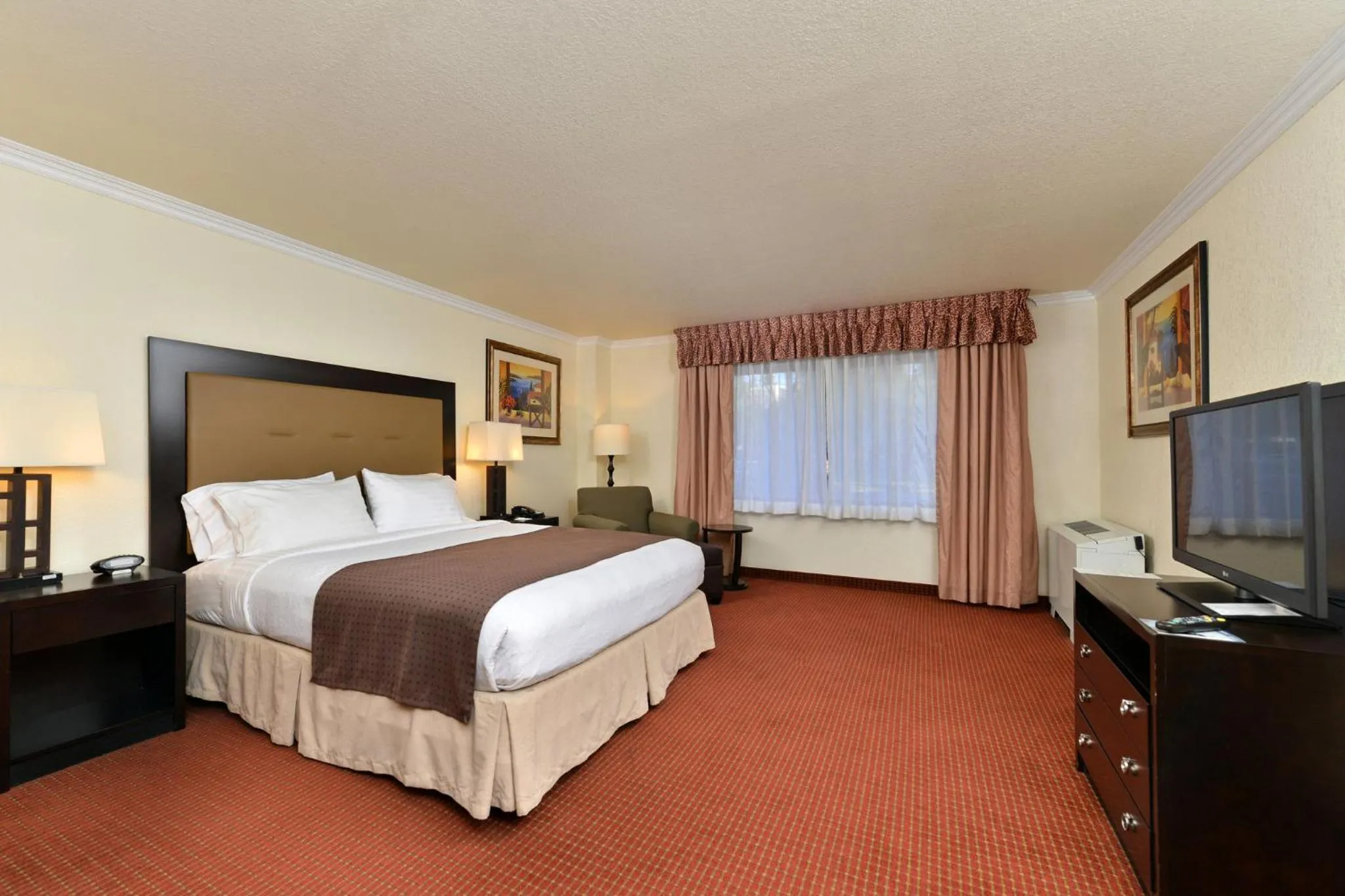 Photo of the whole room, Bed in Holiday Inn Rancho Cordova - Northeast Sacramento by IHG