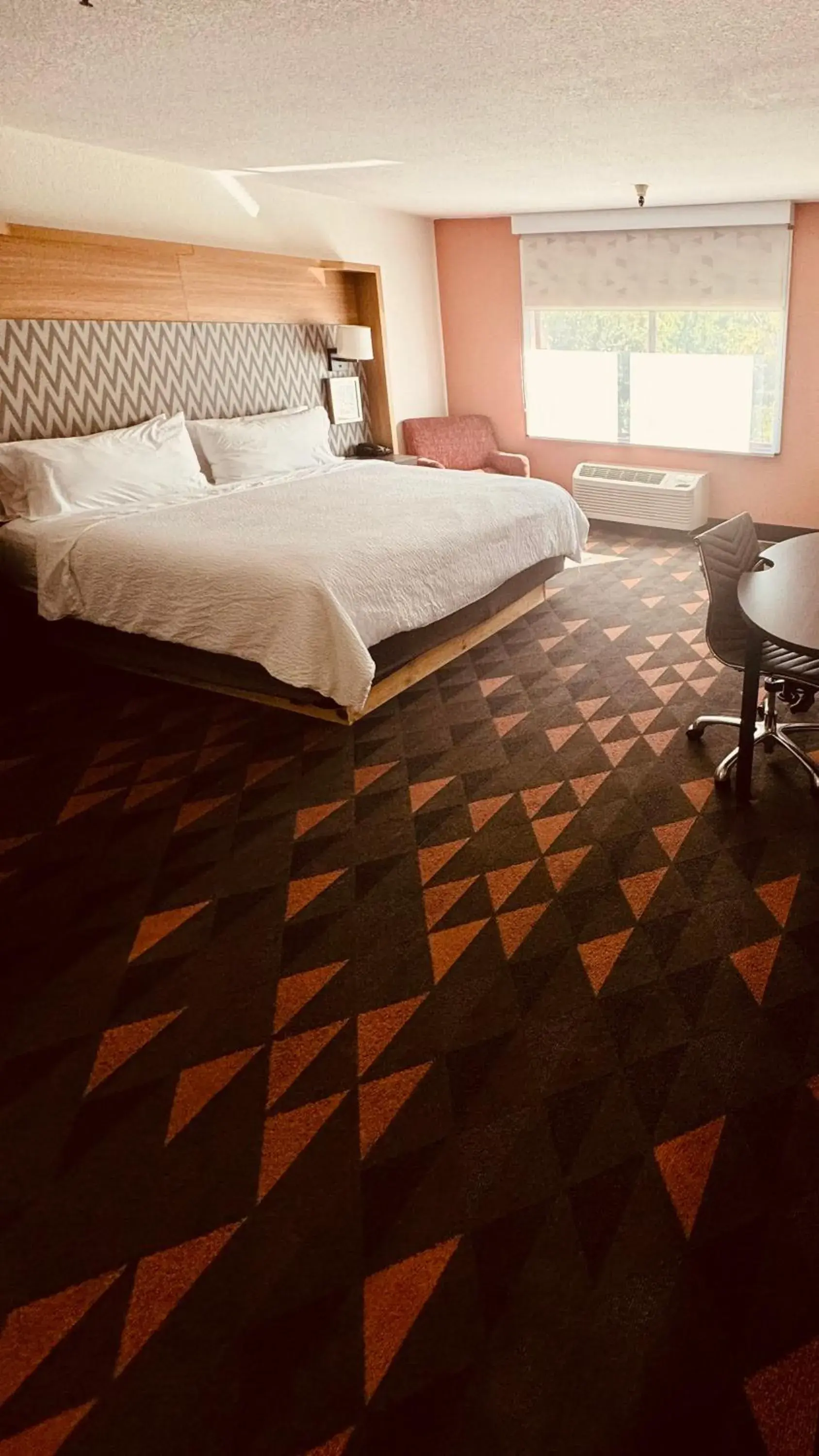 Bed in Holiday Inn Rancho Cordova - Northeast Sacramento by IHG Bed in Holiday Inn Rancho Cordova - Northeast Sacramento by IHG